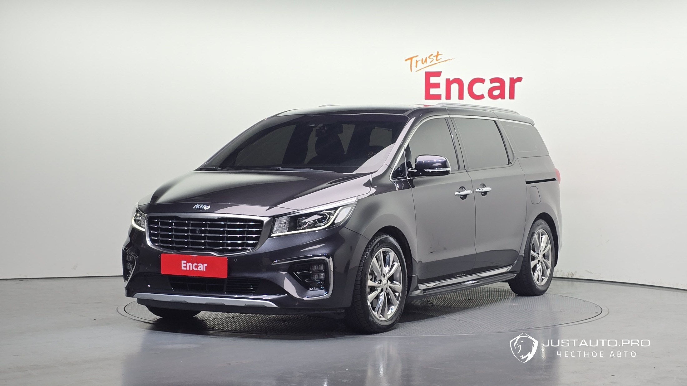 Автомобиль Kia Canival