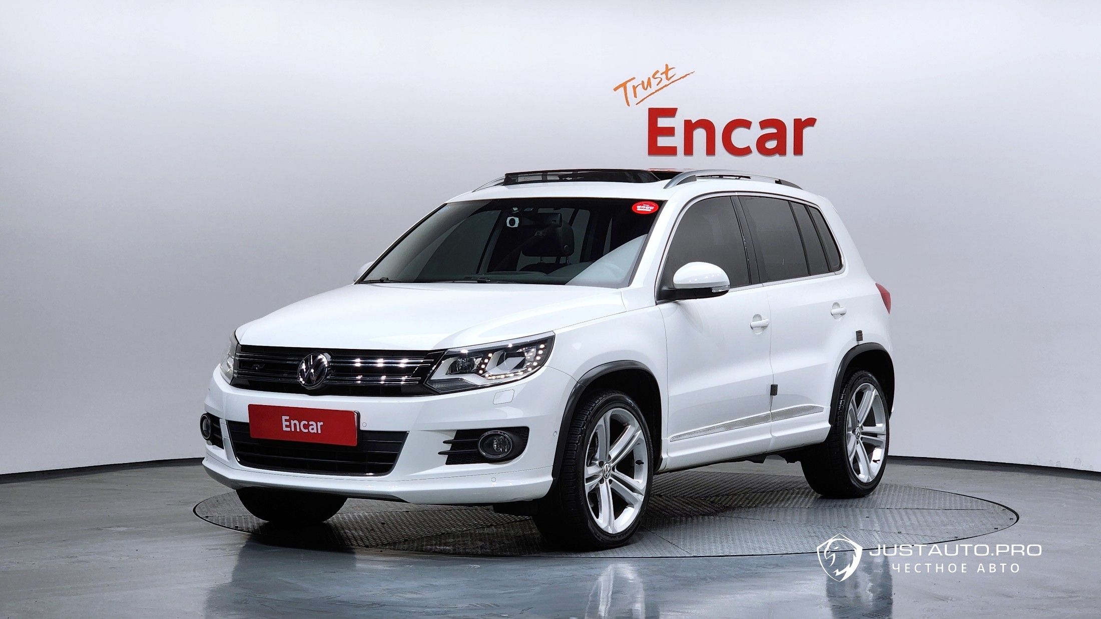 Автомобиль Volkswagen Tiguan