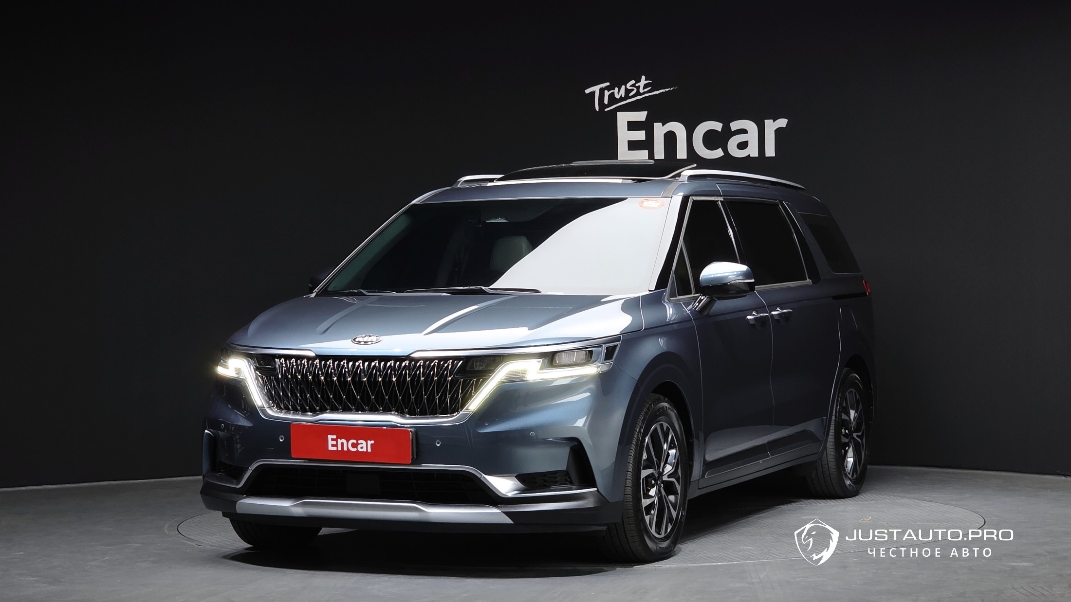 Автомобиль Kia Canival