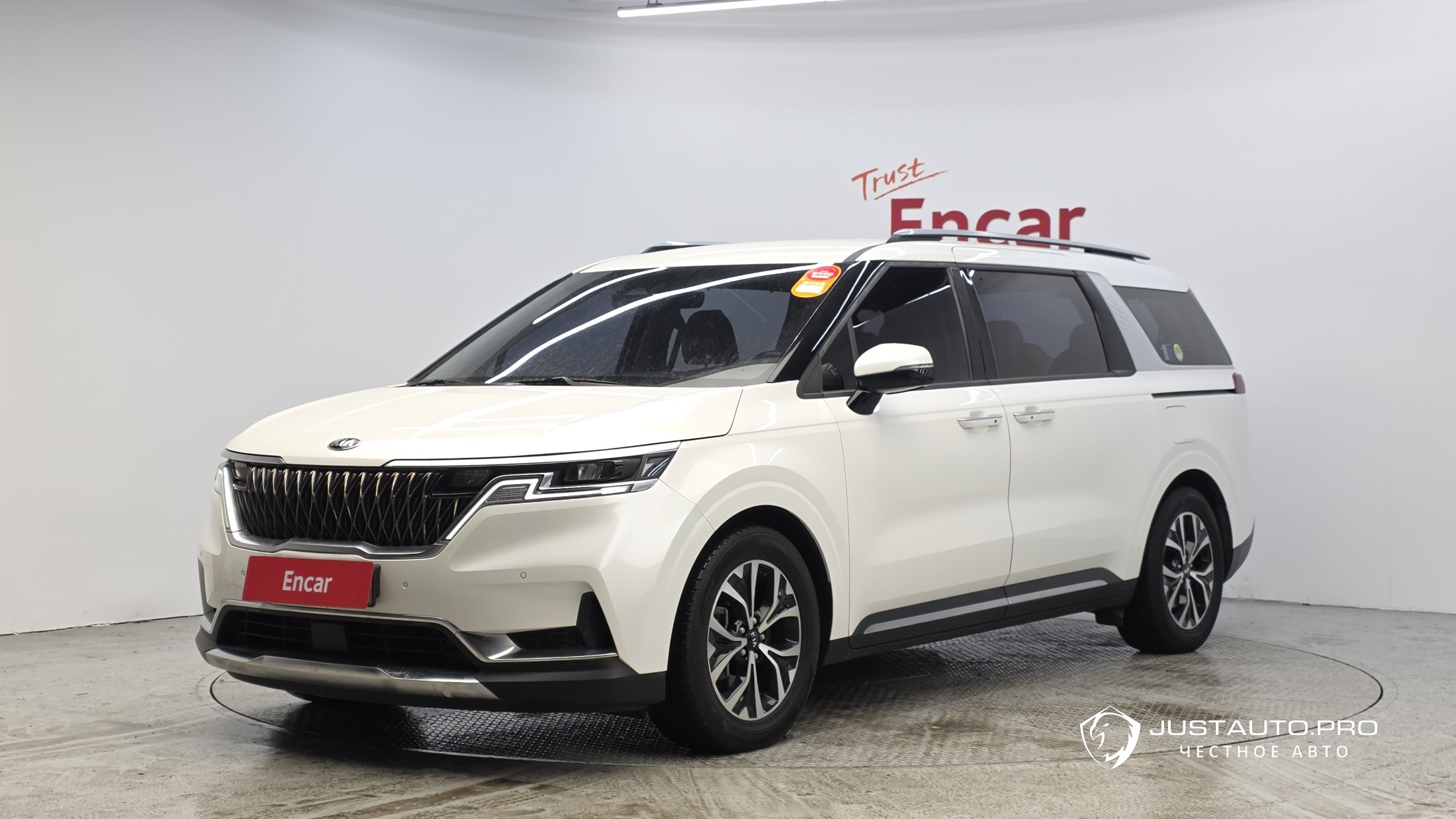 Автомобиль Kia Canival