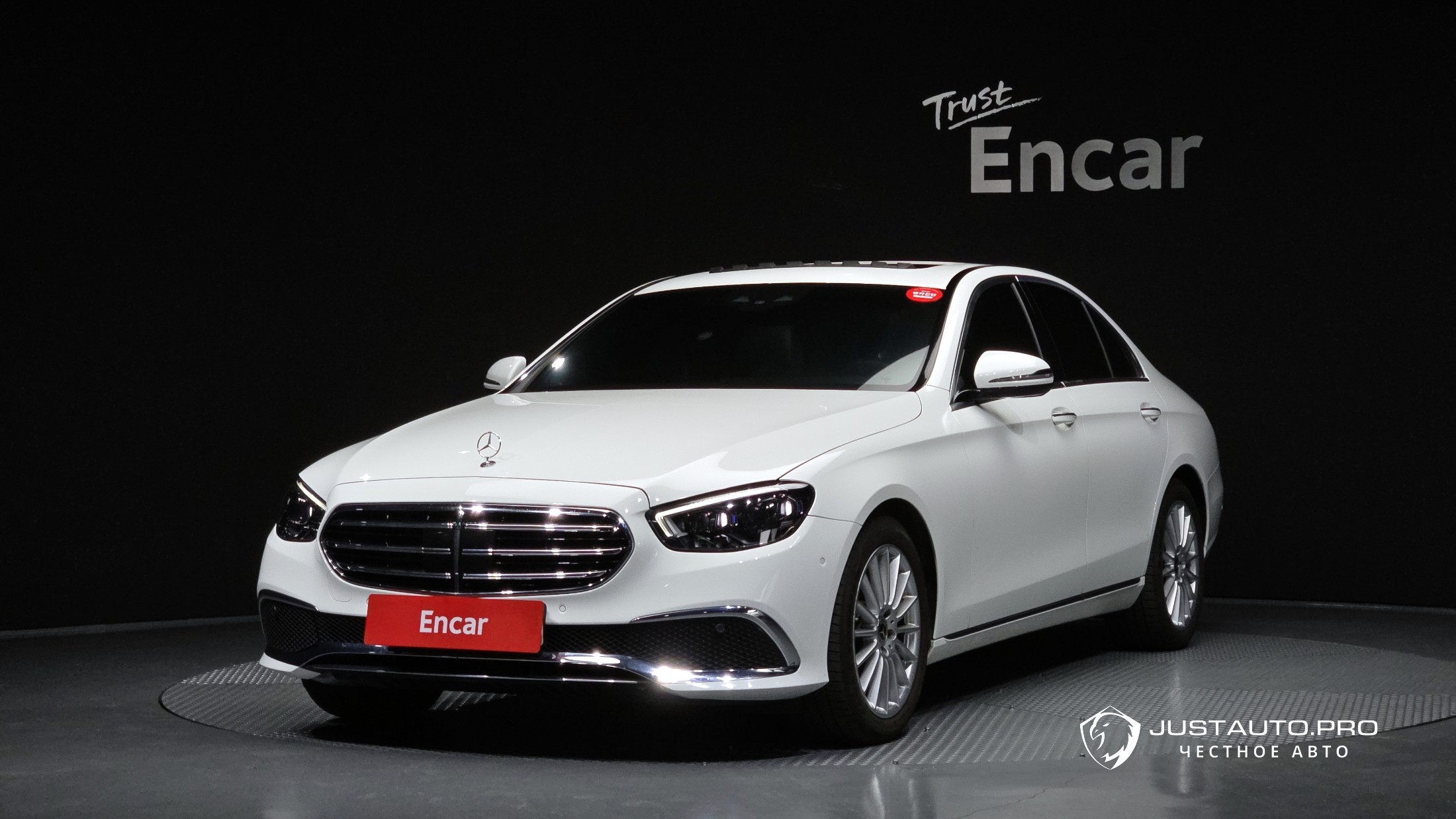 Автомобиль Mercedes-Benz E-Class