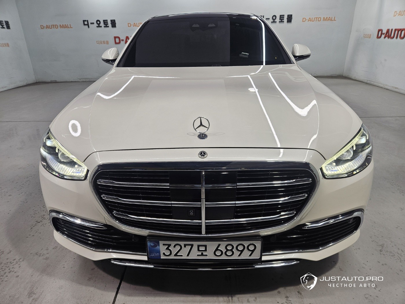 Автомобиль Mercedes-Benz S-Class