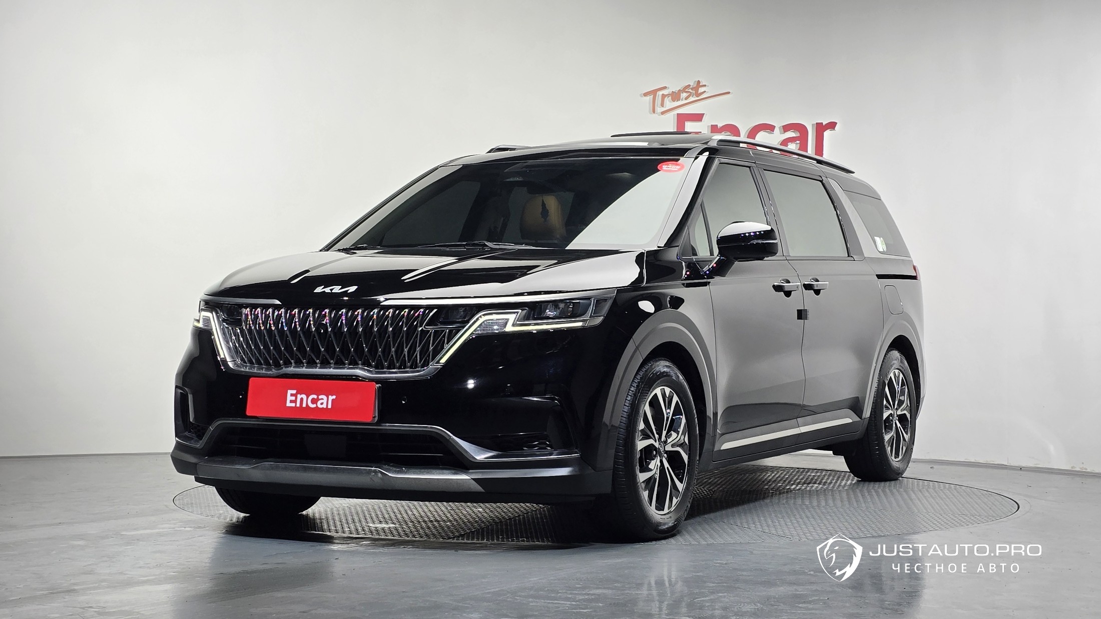 Автомобиль Kia Canival