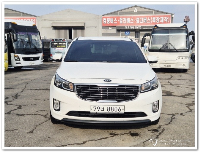 Автомобиль Kia Canival