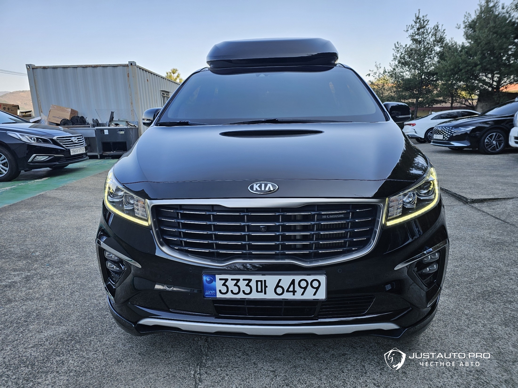 Автомобиль Kia Canival