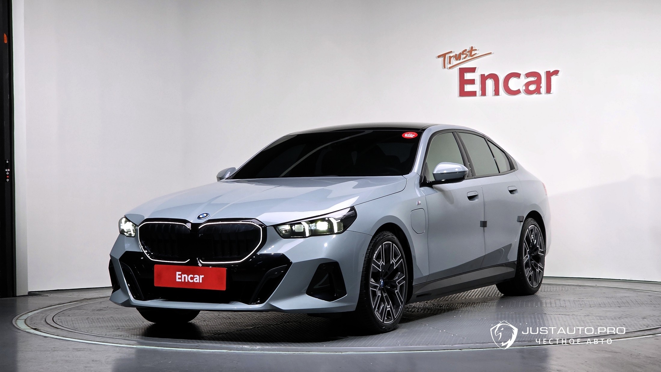 Автомобиль BMW 5-Series