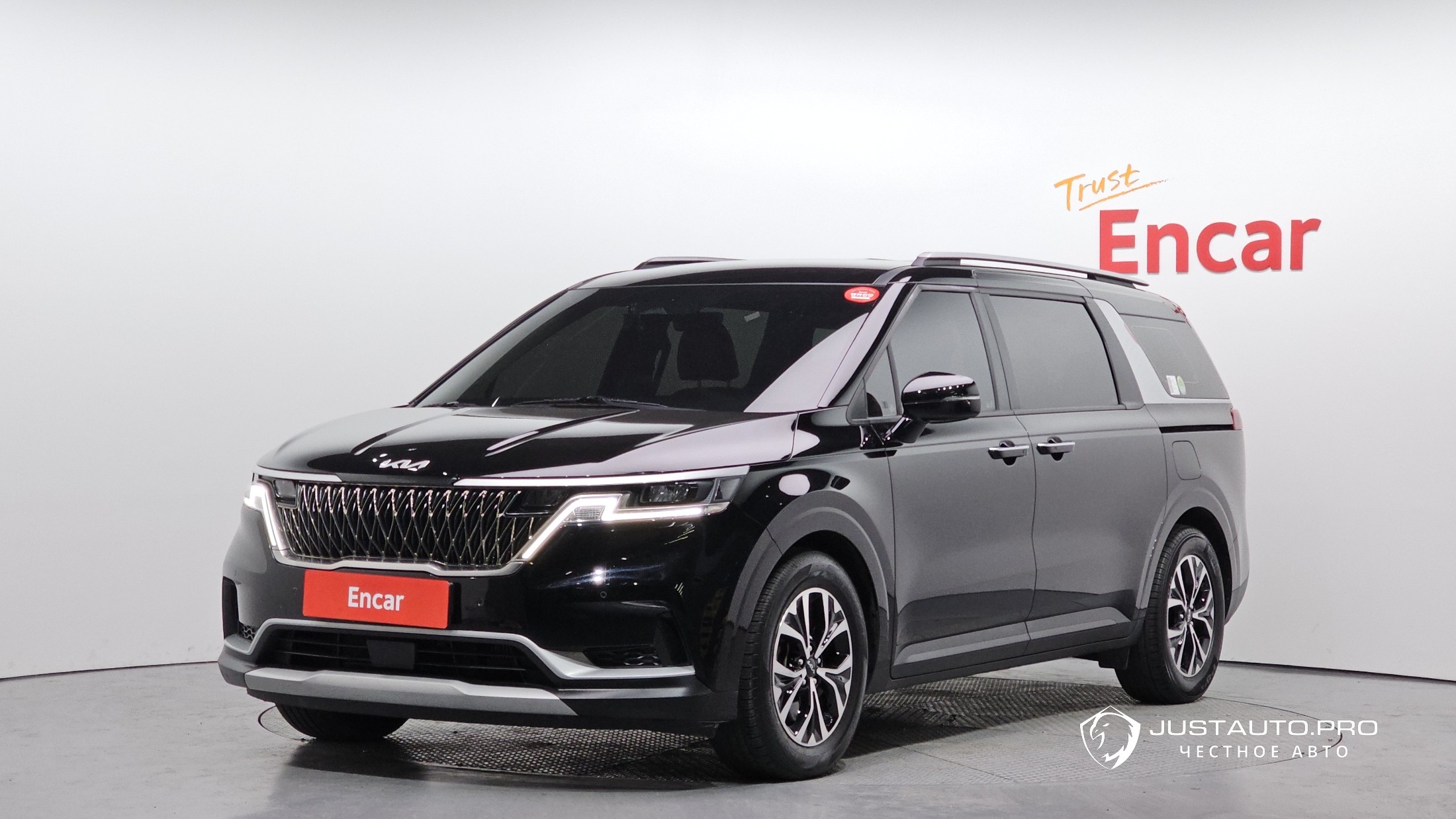 Автомобиль Kia Canival