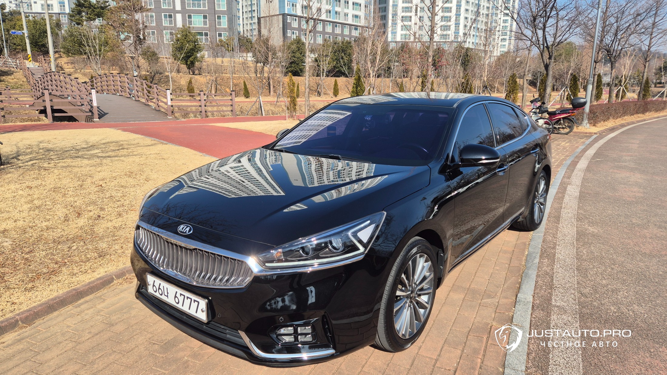 Автомобиль Kia K7