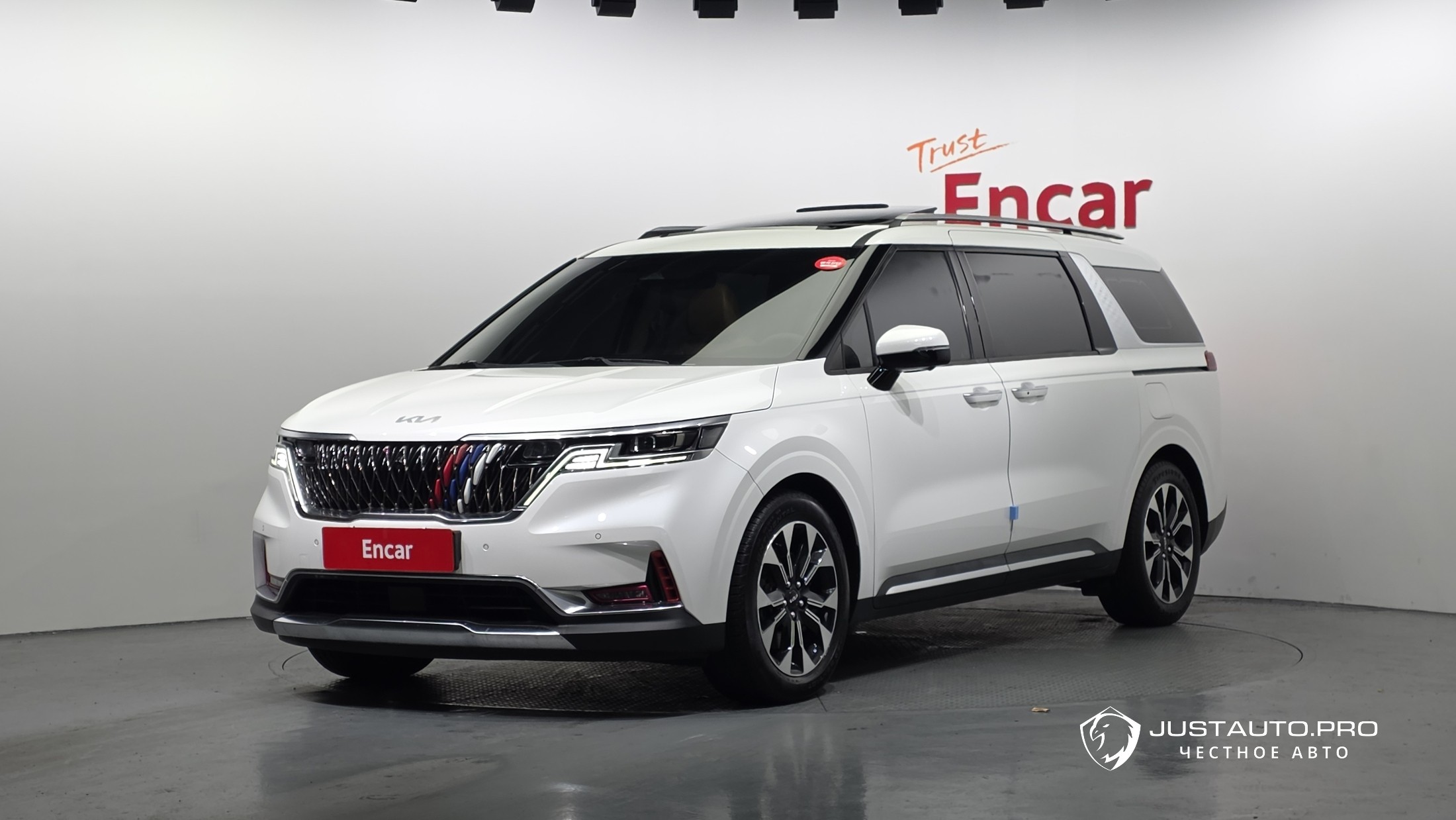 Автомобиль Kia Canival