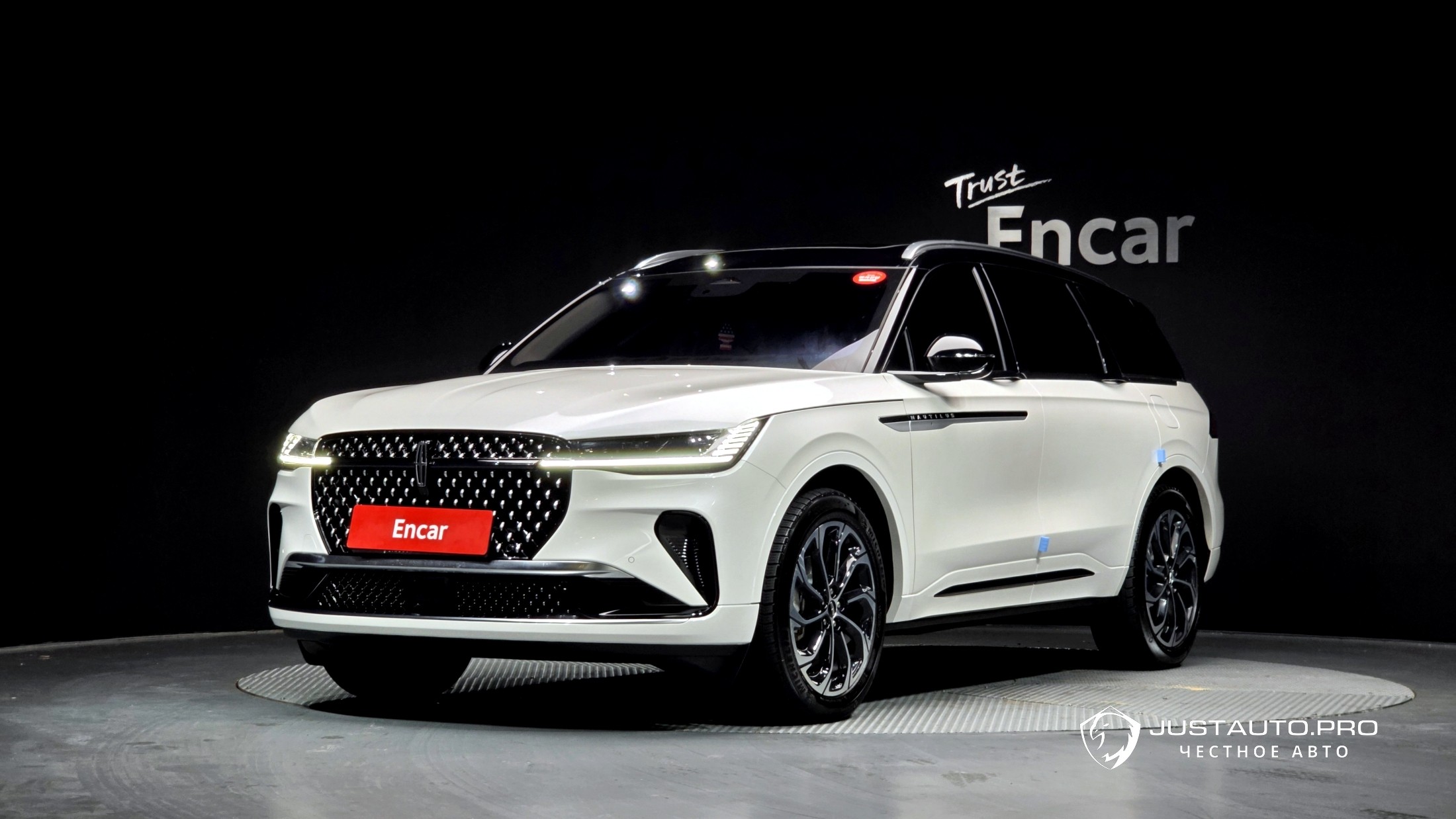 Автомобиль Lincoln Nautilus