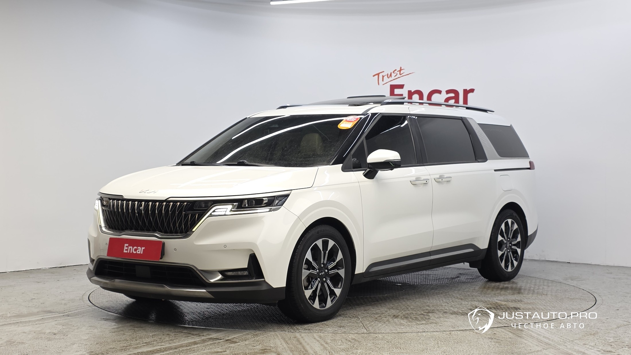 Автомобиль Kia Canival