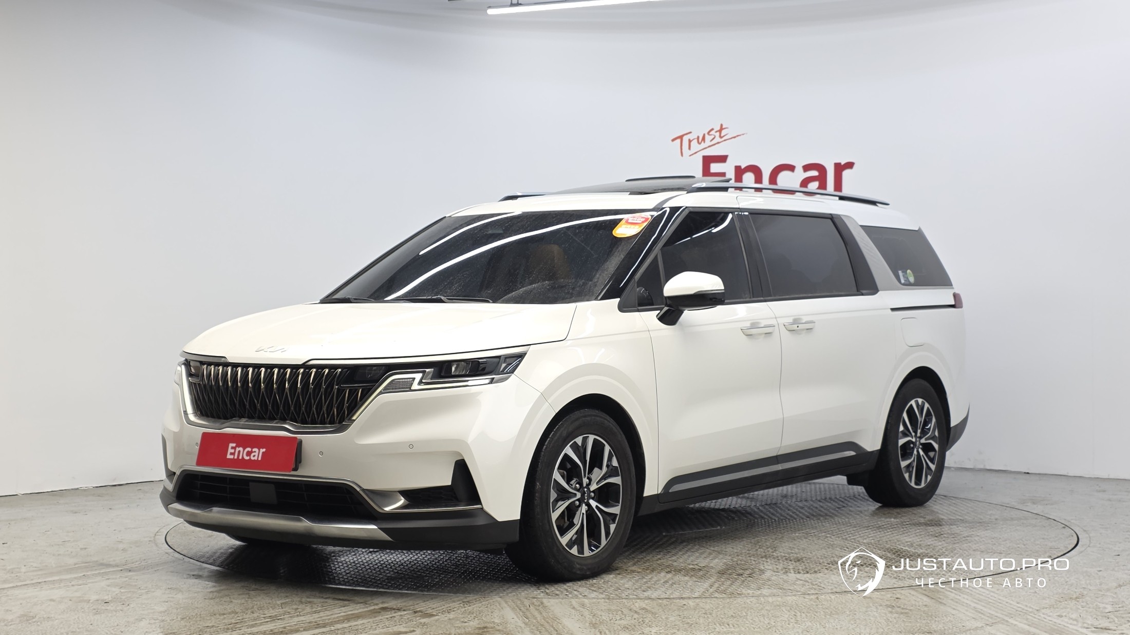 Автомобиль Kia Canival