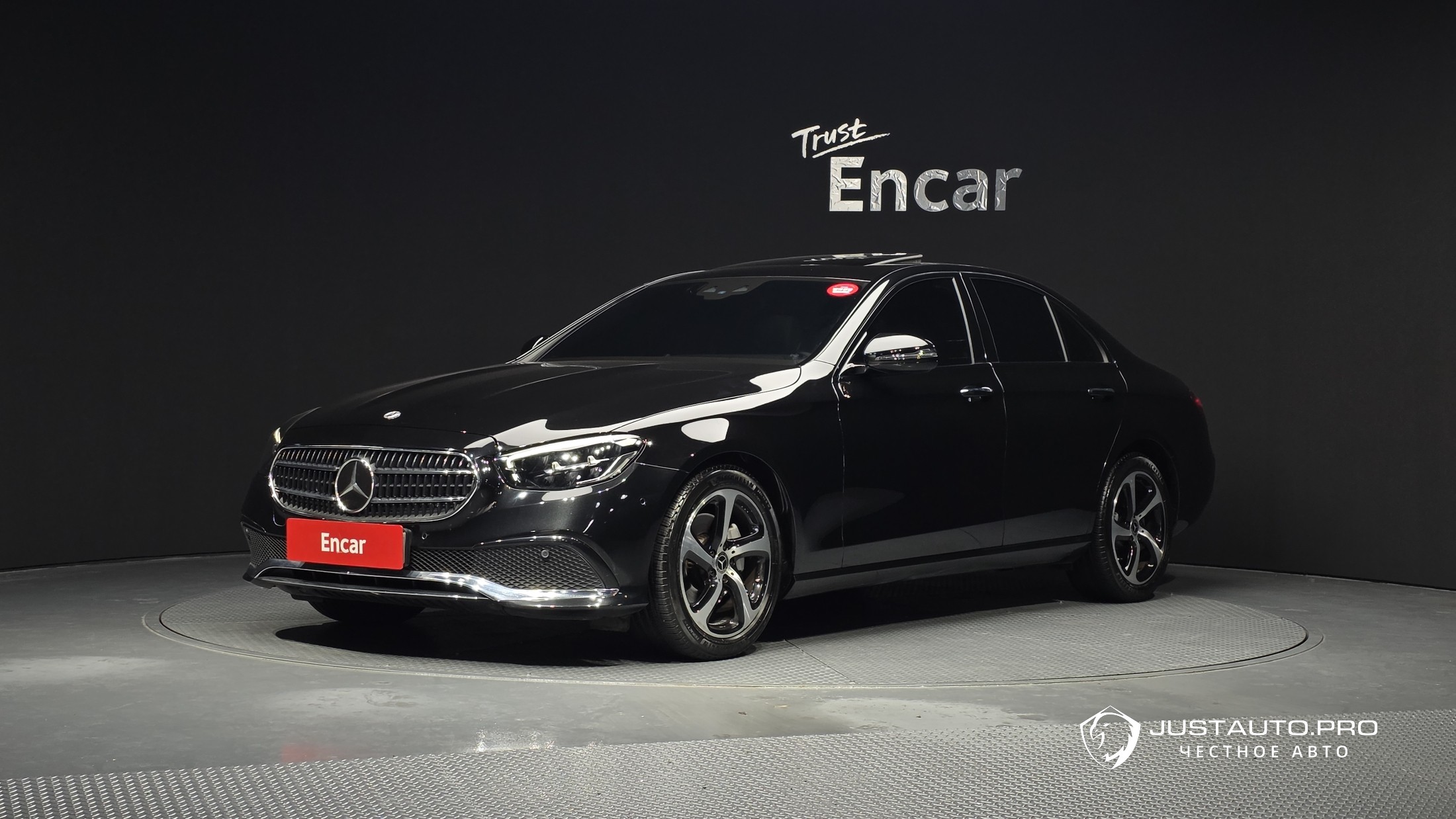 Автомобиль Mercedes-Benz E-Class