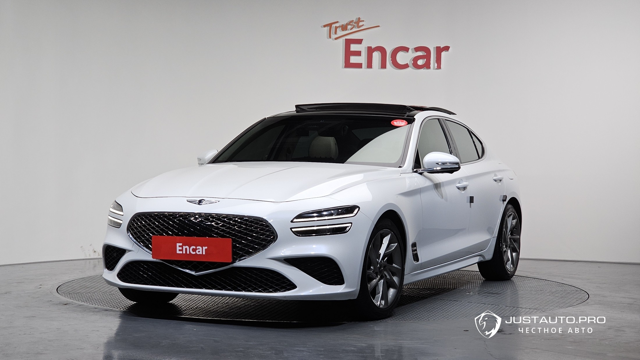 Автомобиль Genesis G70