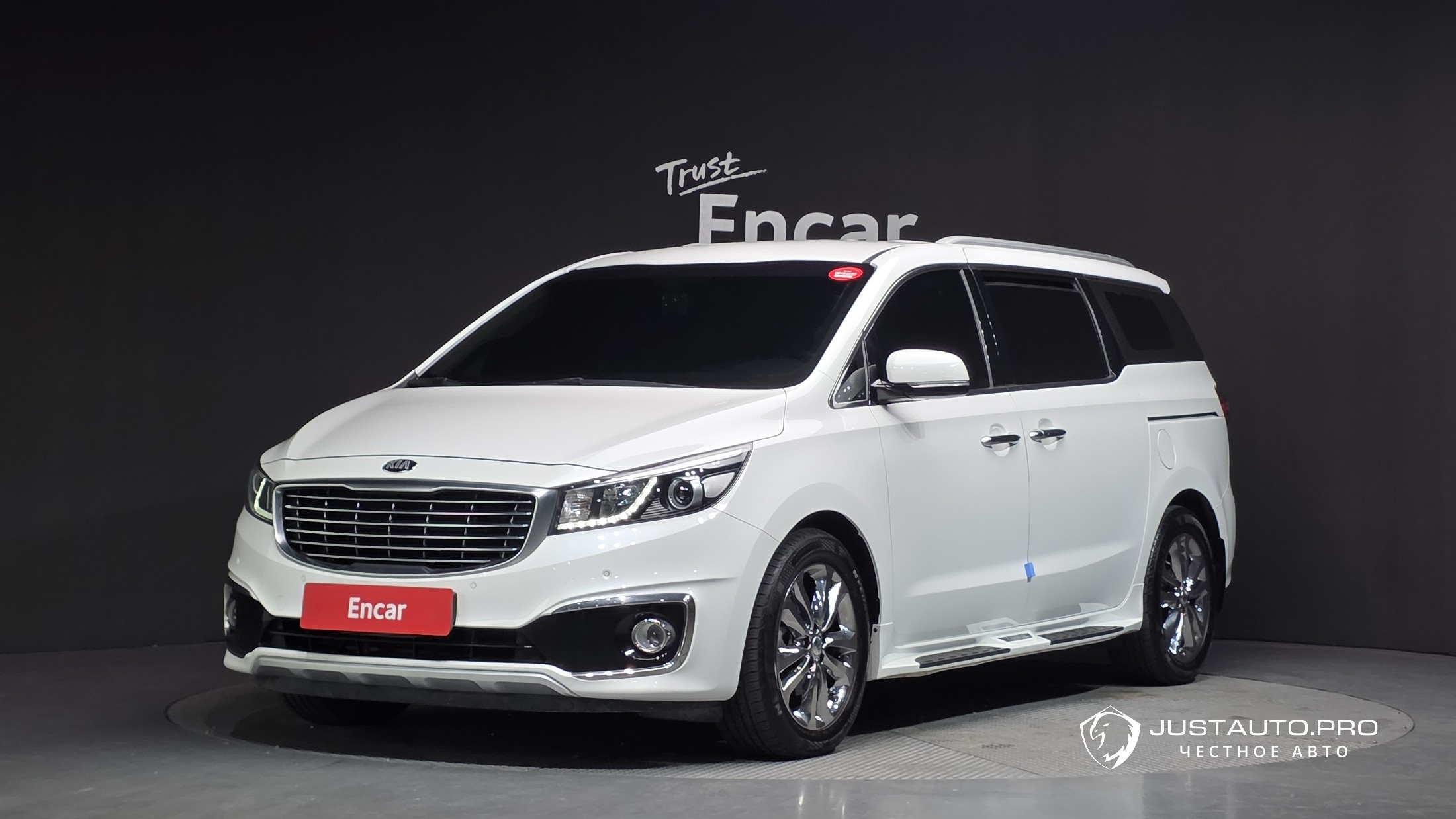 Автомобиль Kia Canival