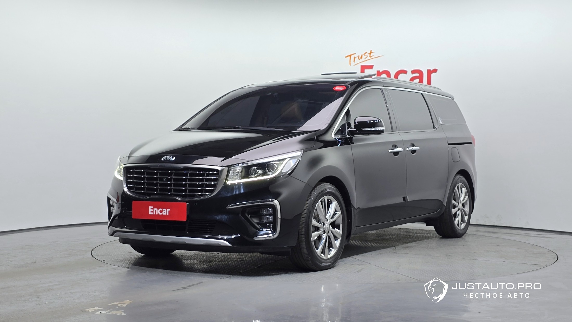 Автомобиль Kia Canival