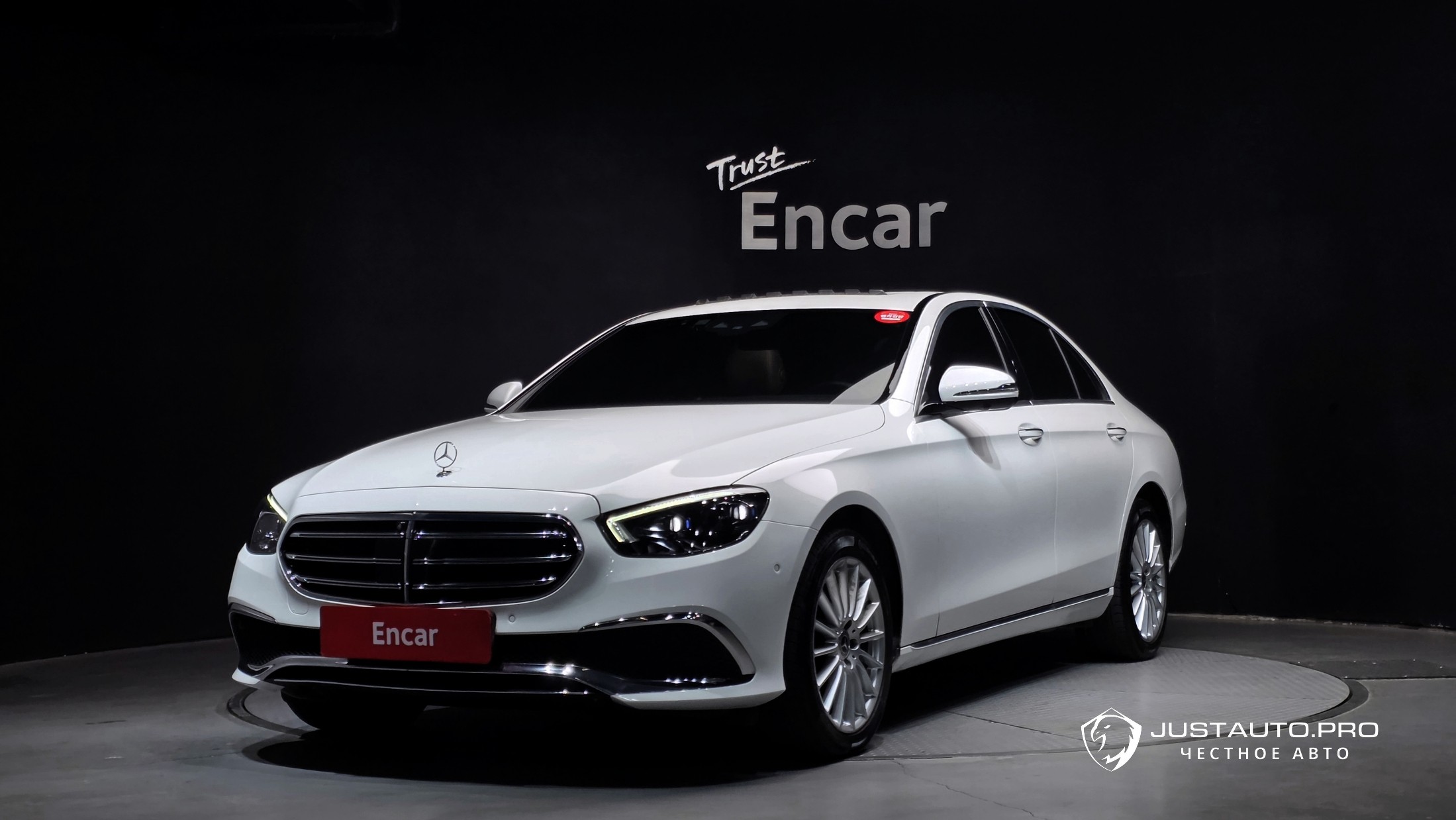 Автомобиль Mercedes-Benz E-Class