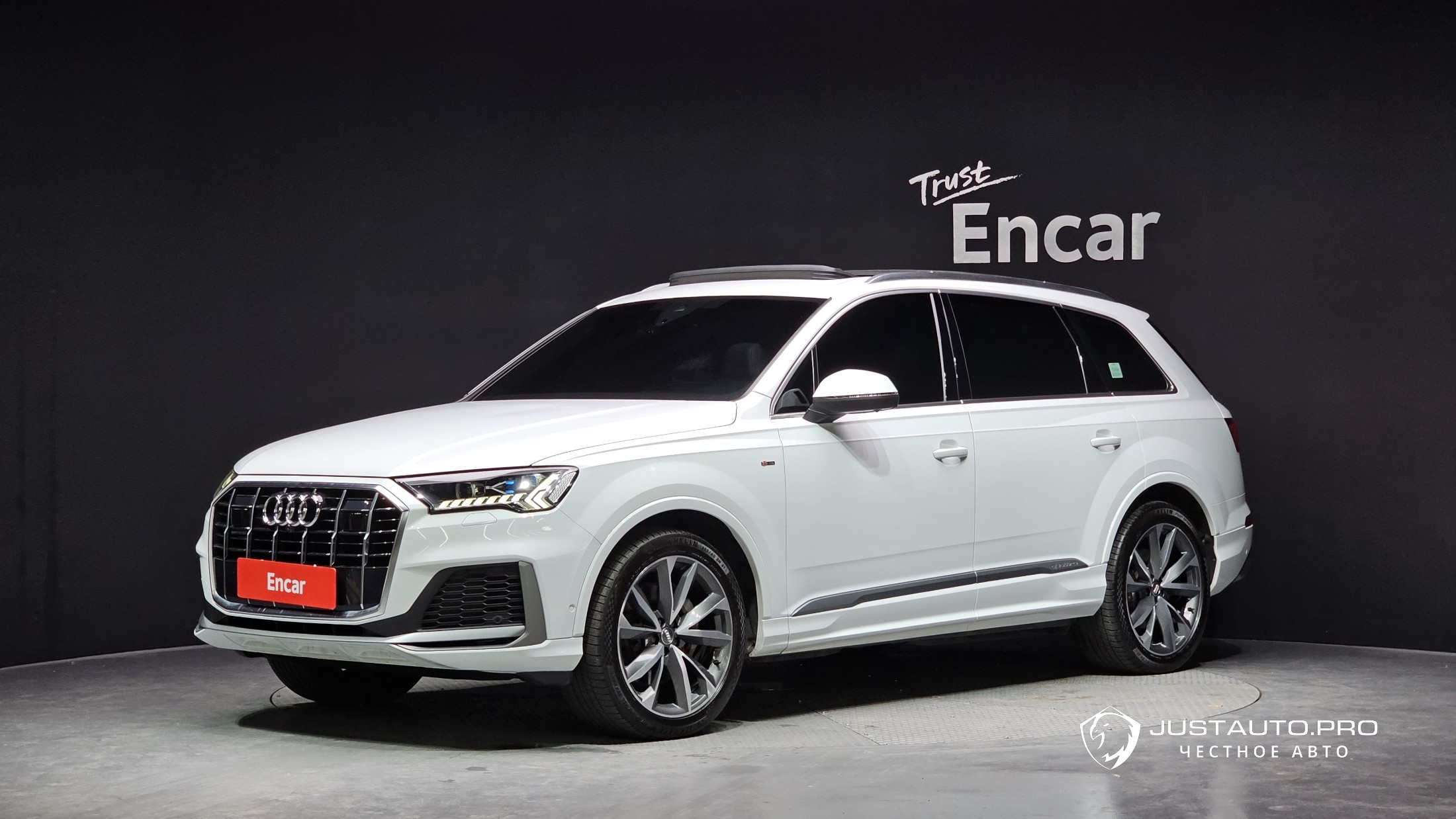 Автомобиль Audi Q7