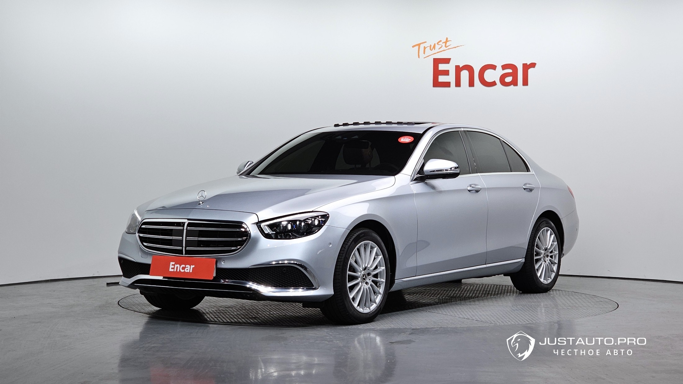 Автомобиль Mercedes-Benz E-Class