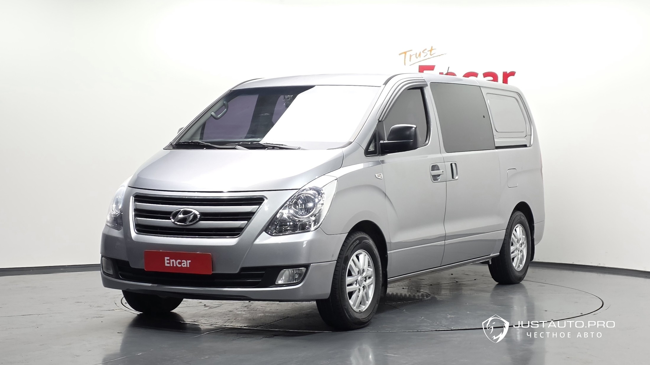 Автомобиль Hyundai Starex