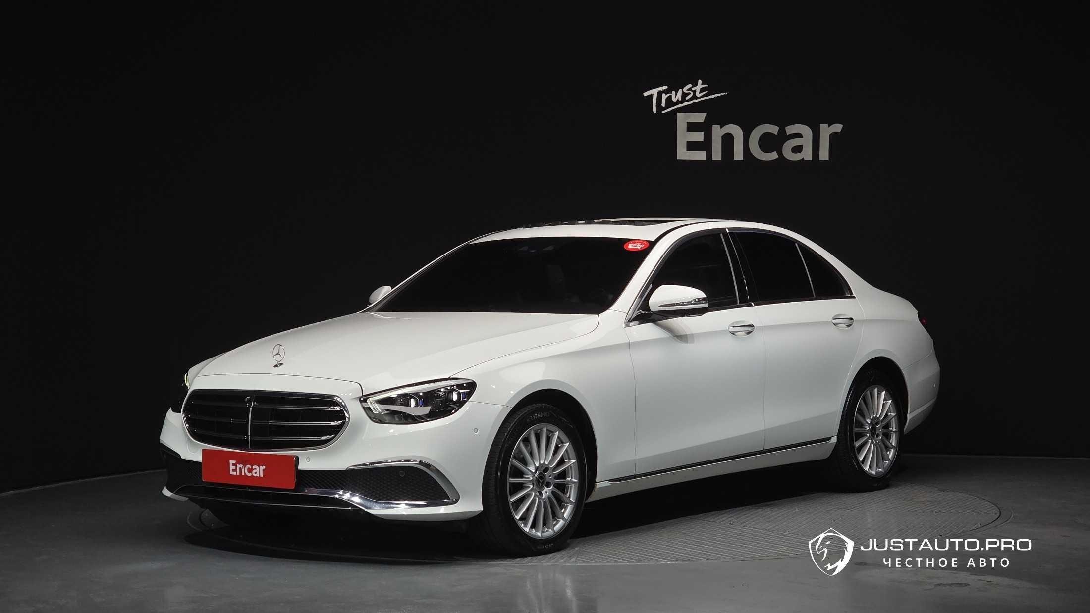 Автомобиль Mercedes-Benz E-Class