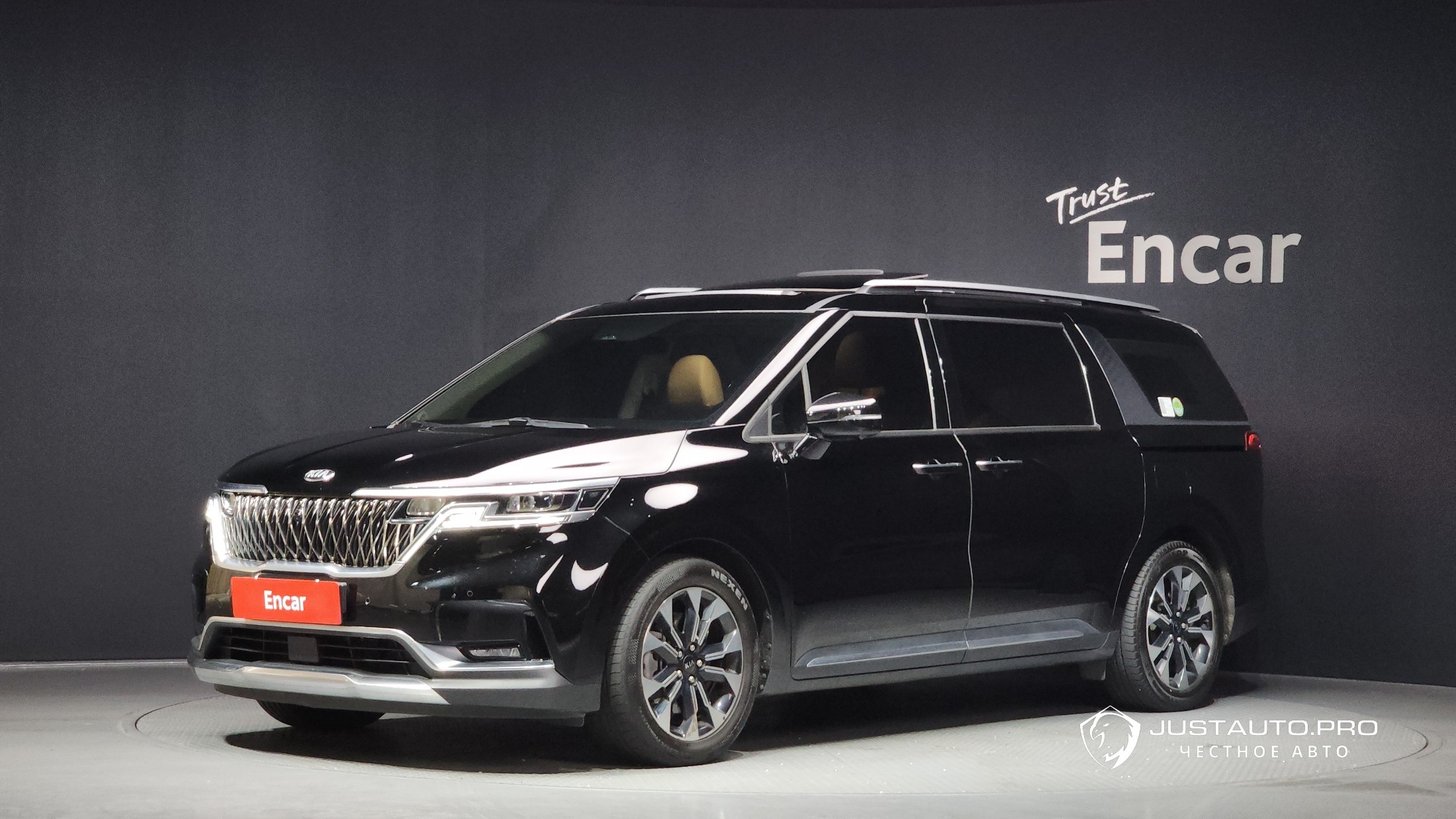 Автомобиль Kia Canival