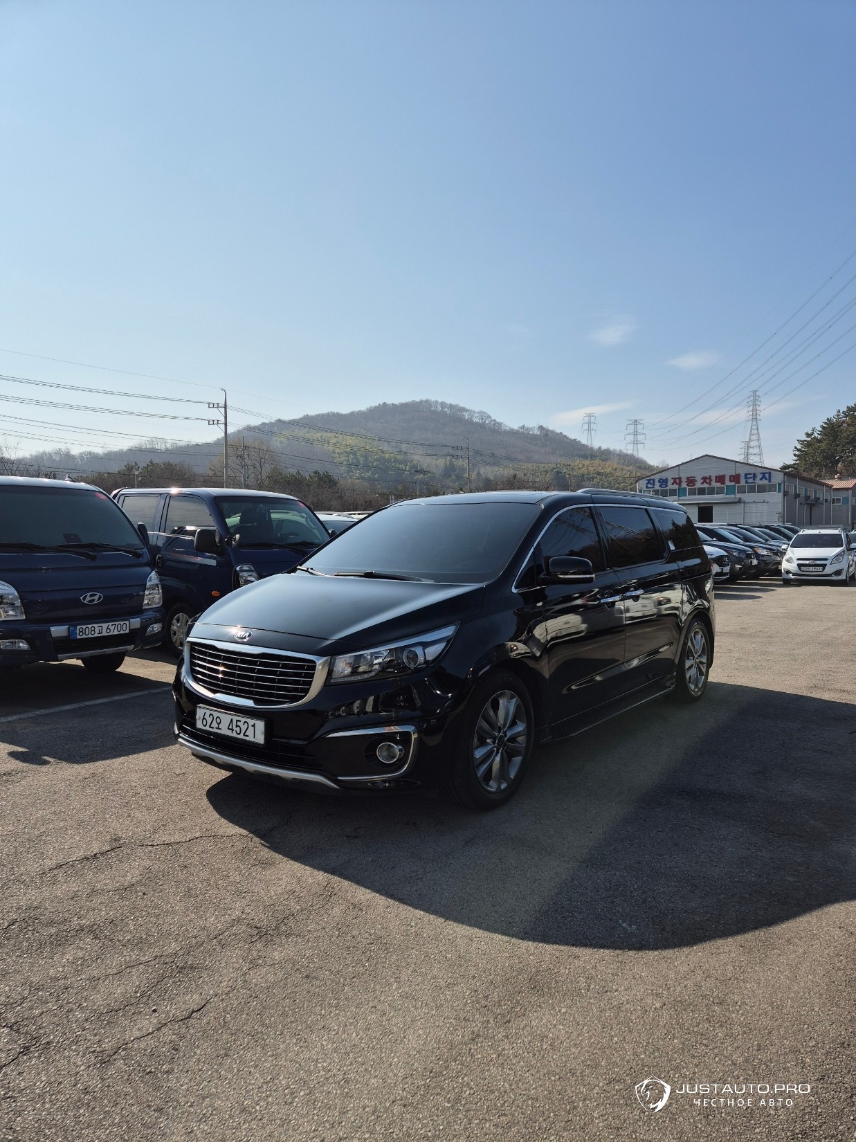 Автомобиль Kia Canival