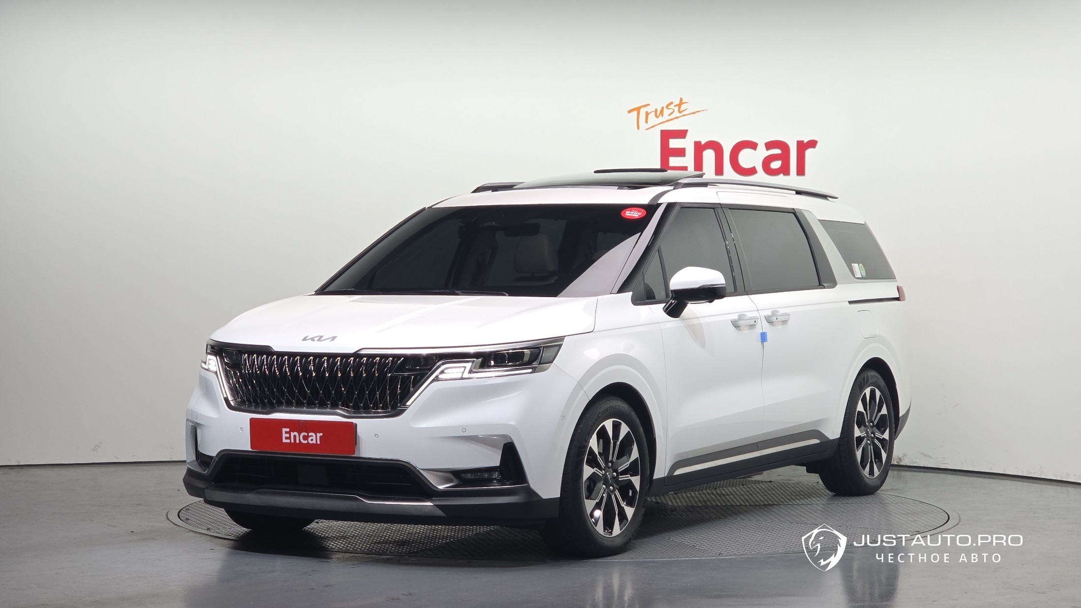 Автомобиль Kia Canival