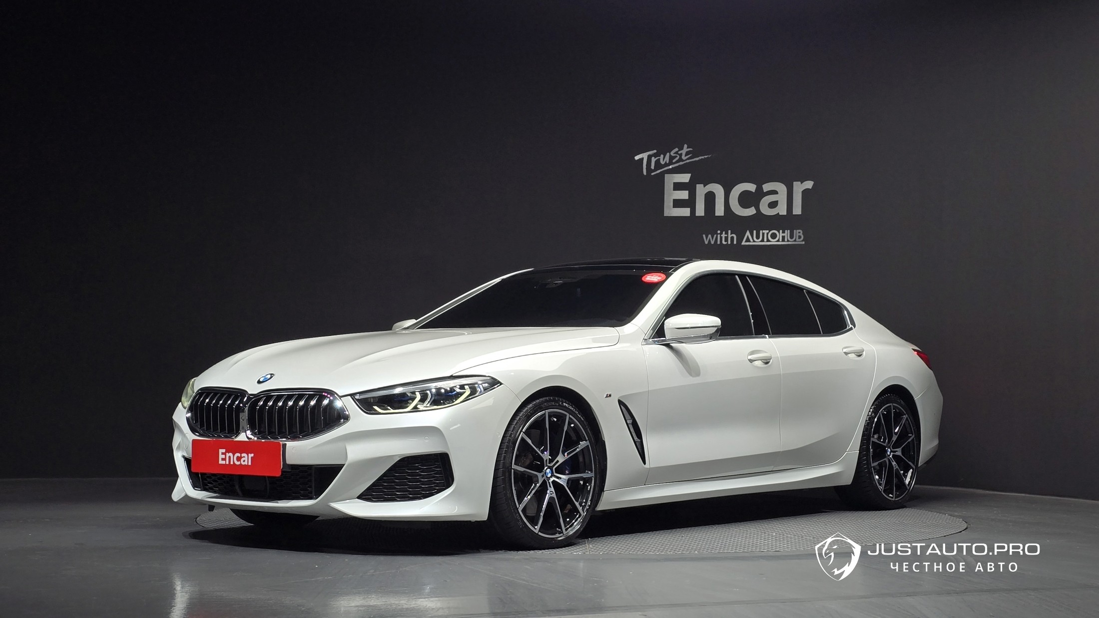 Автомобиль BMW 8-Series