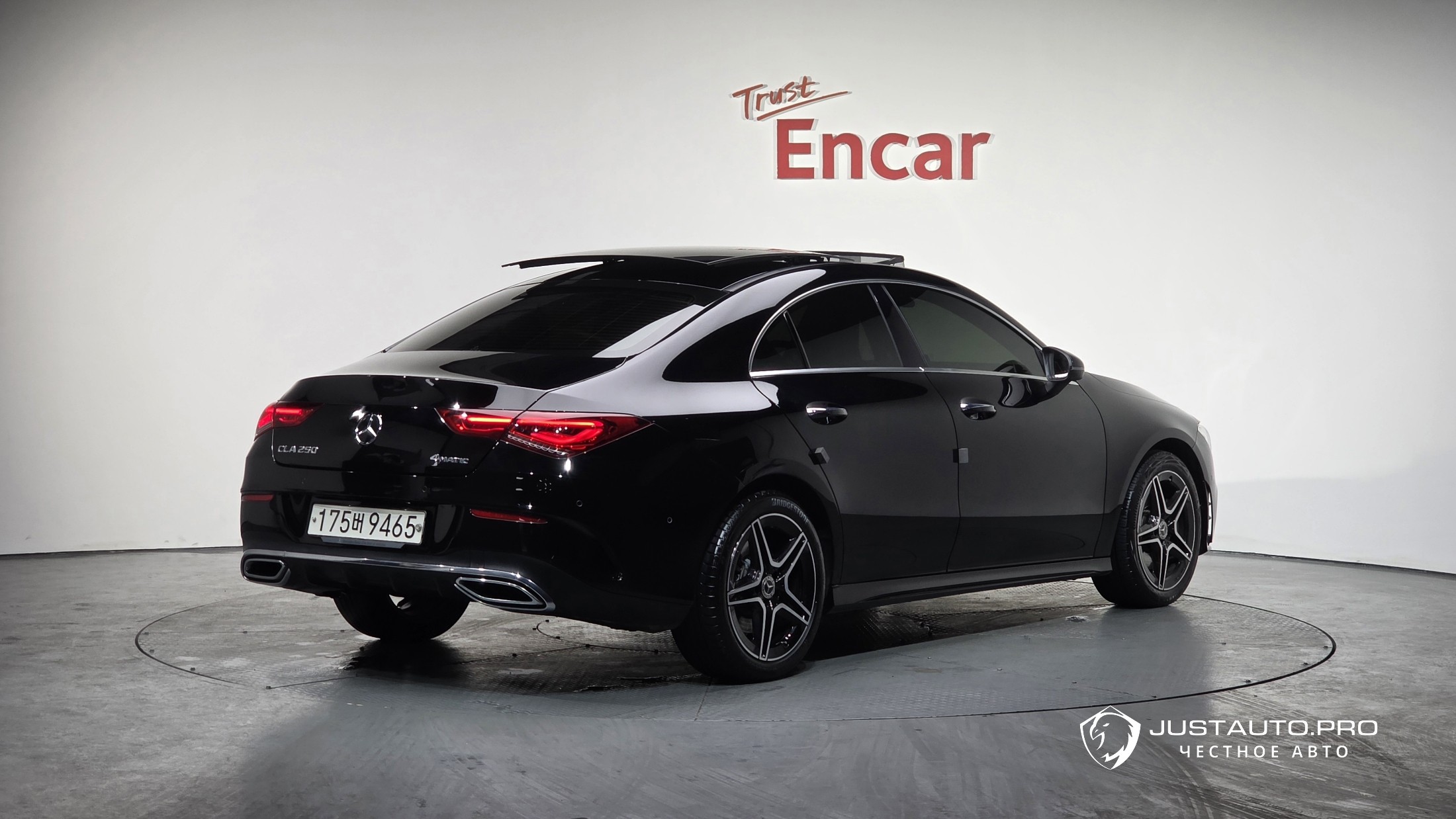 Автомобиль Mercedes-Benz CLA-Class