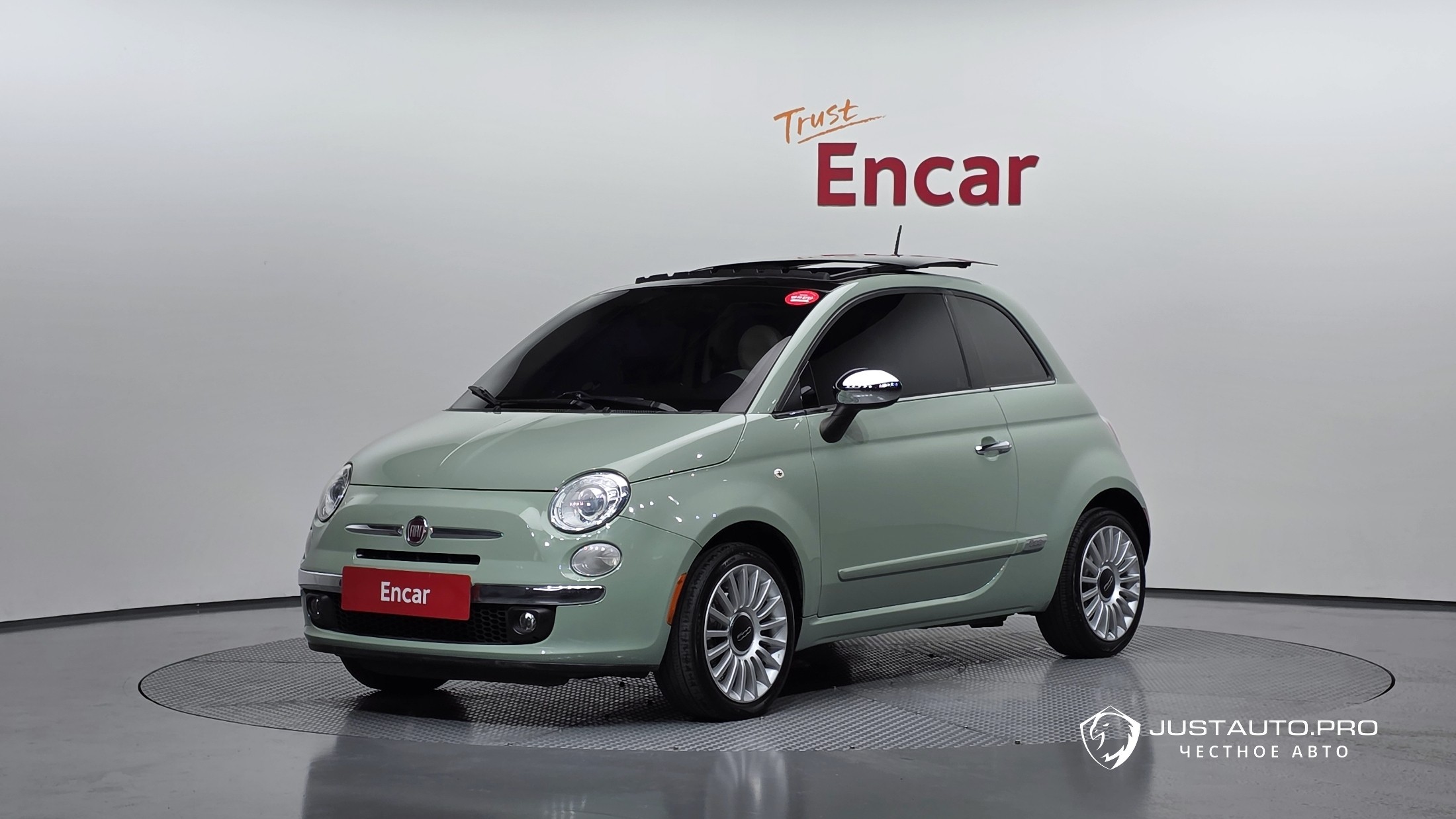 Автомобиль Fiat 500