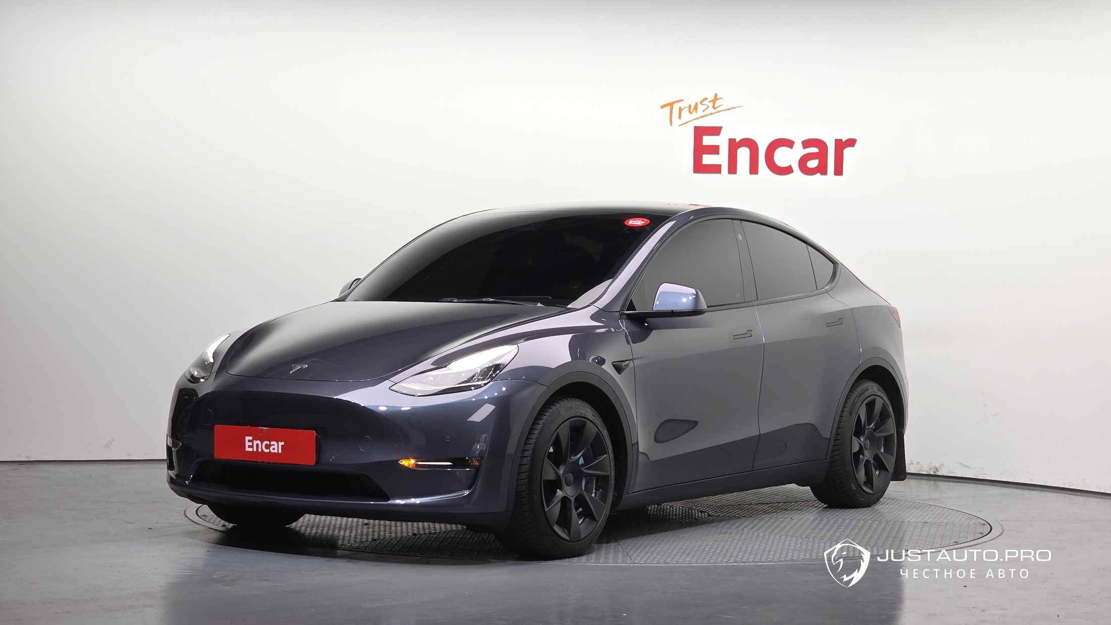 Автомобиль Tesla Model Y