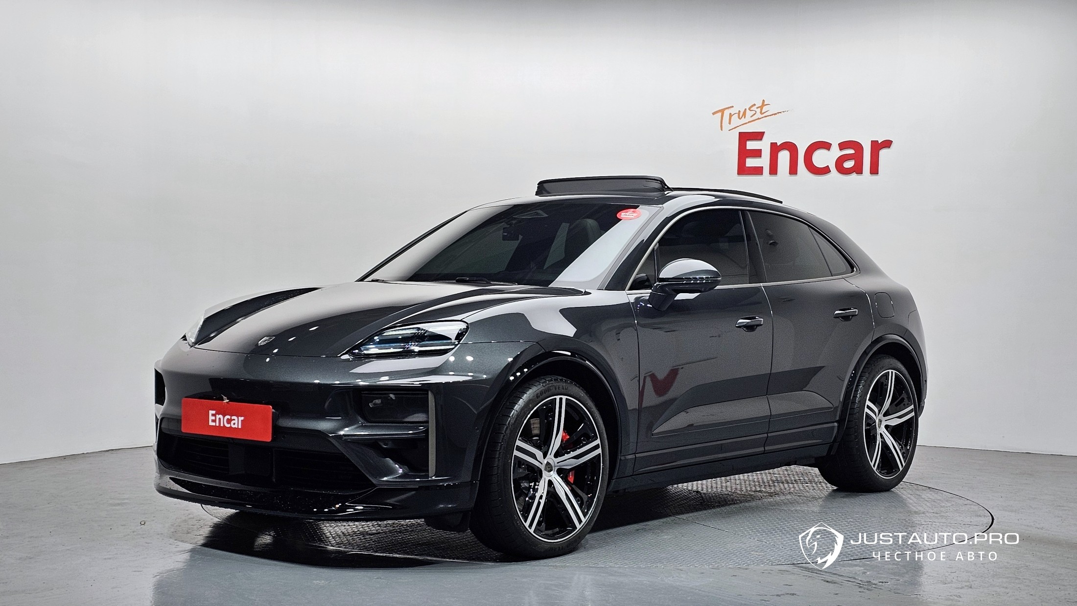 Автомобиль Porsche Macan