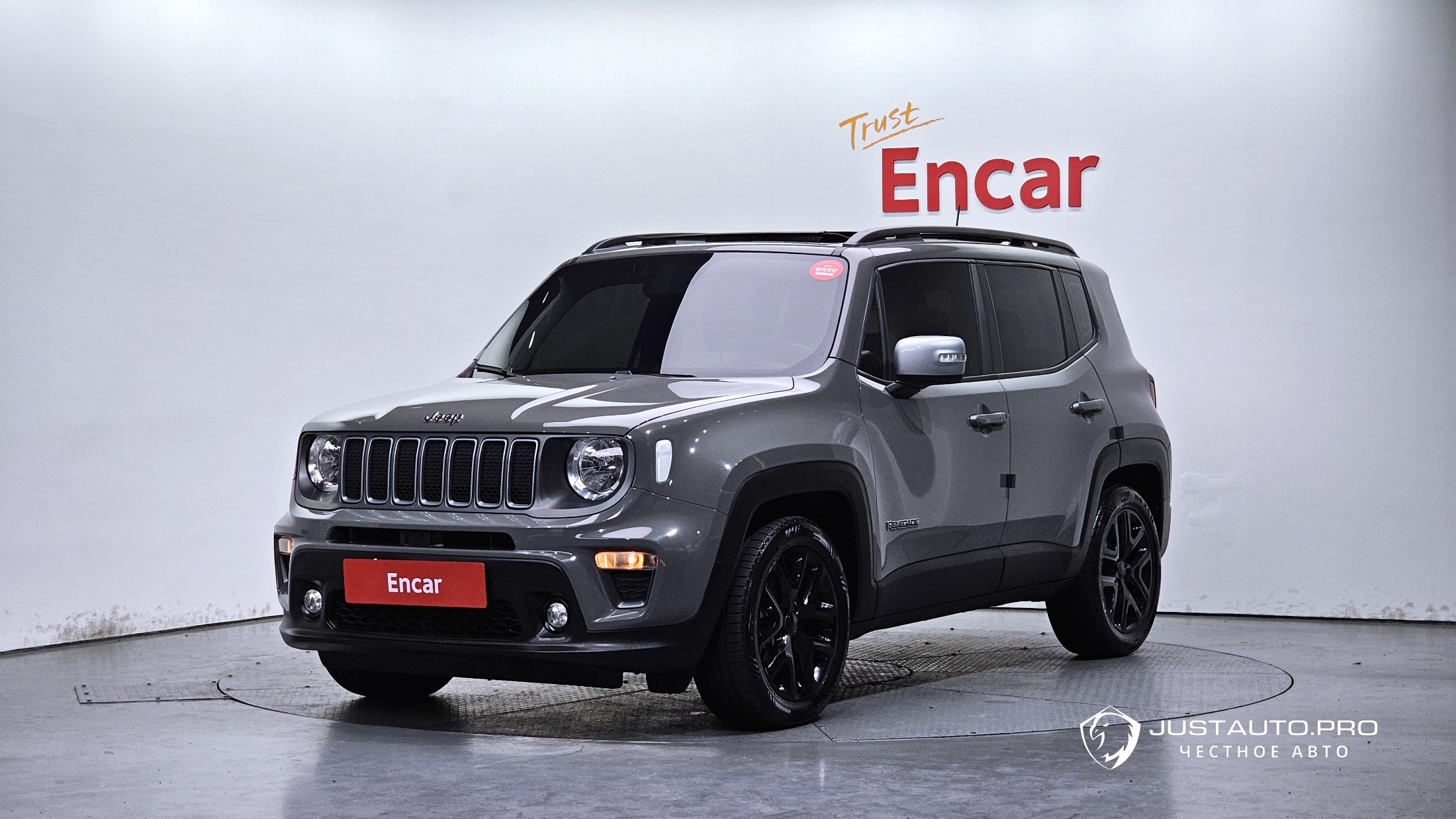 Автомобиль Jeep Renegade