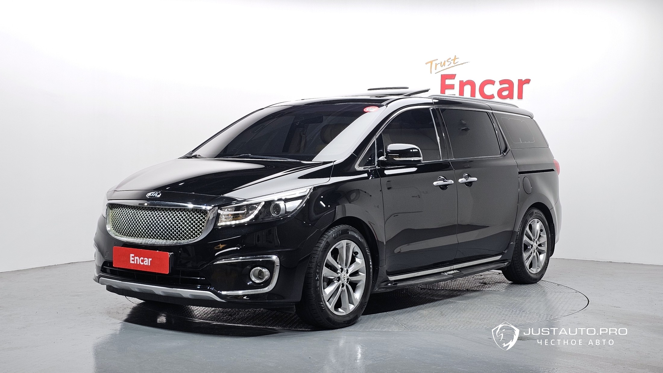 Автомобиль Kia Canival