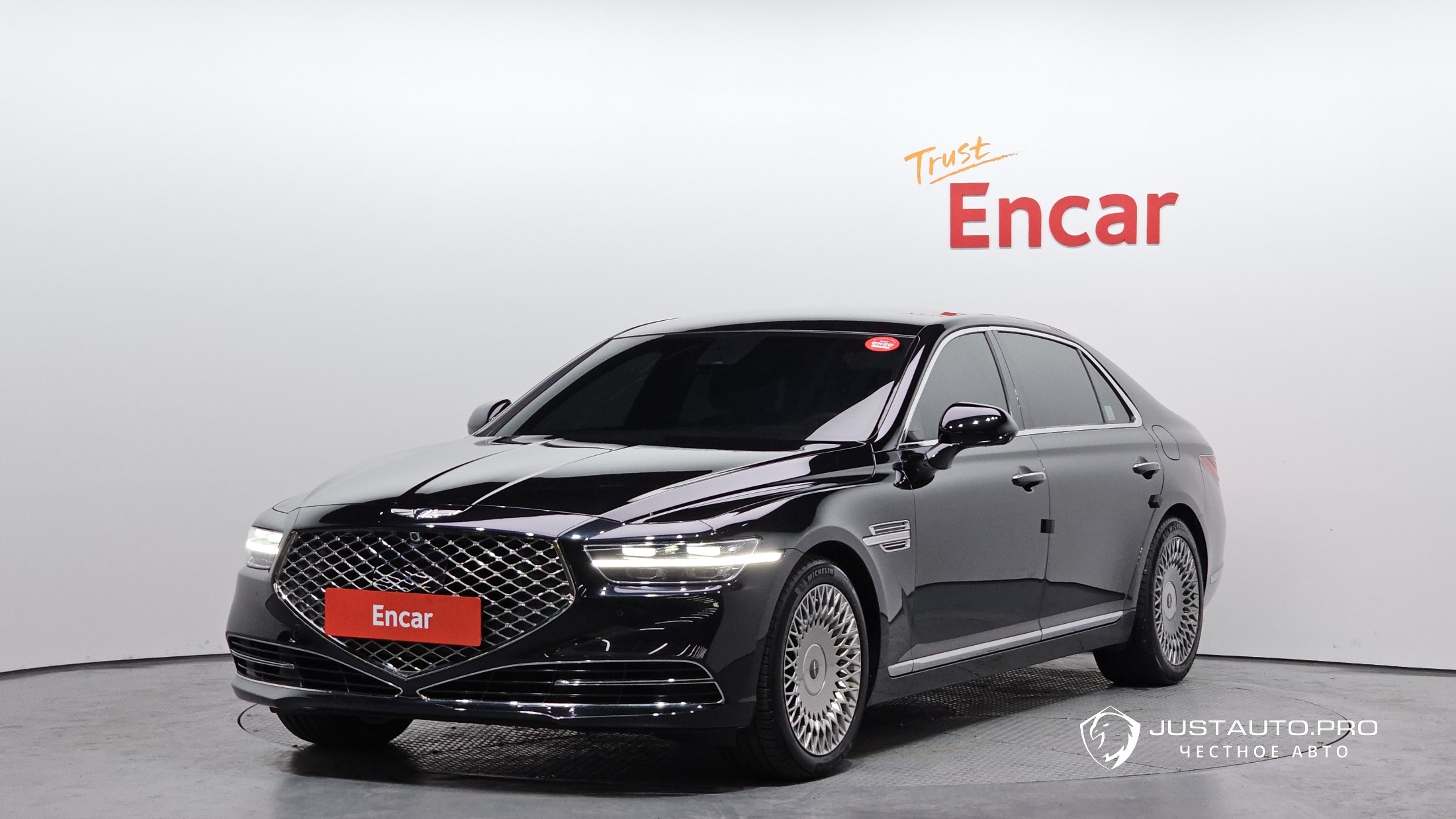 Автомобиль Genesis G90