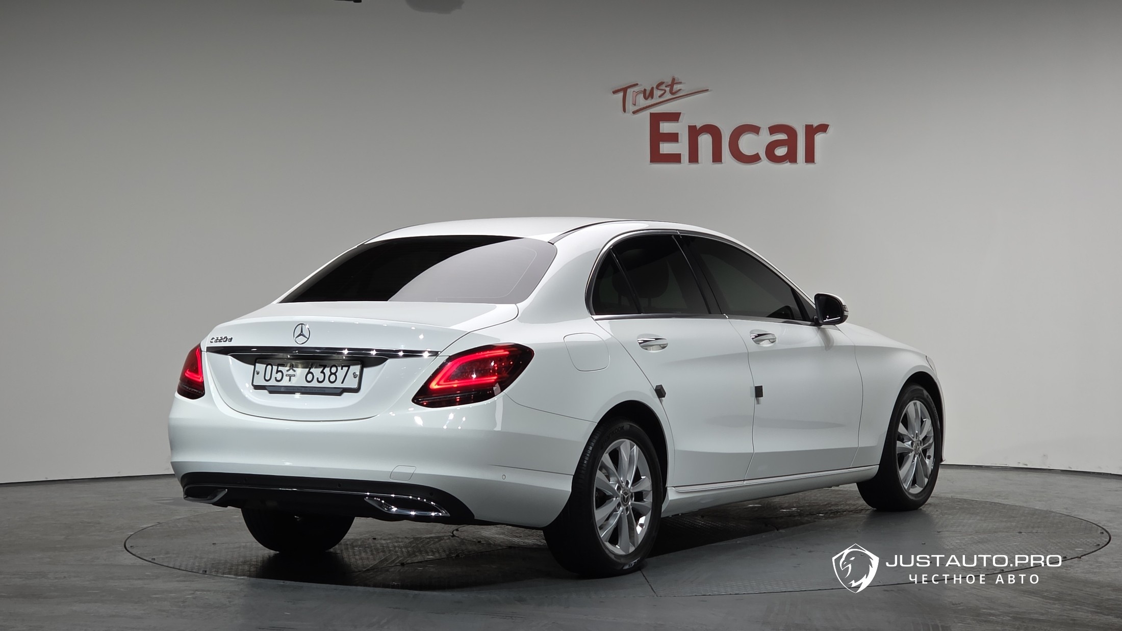 Автомобиль Mercedes-Benz C-Class