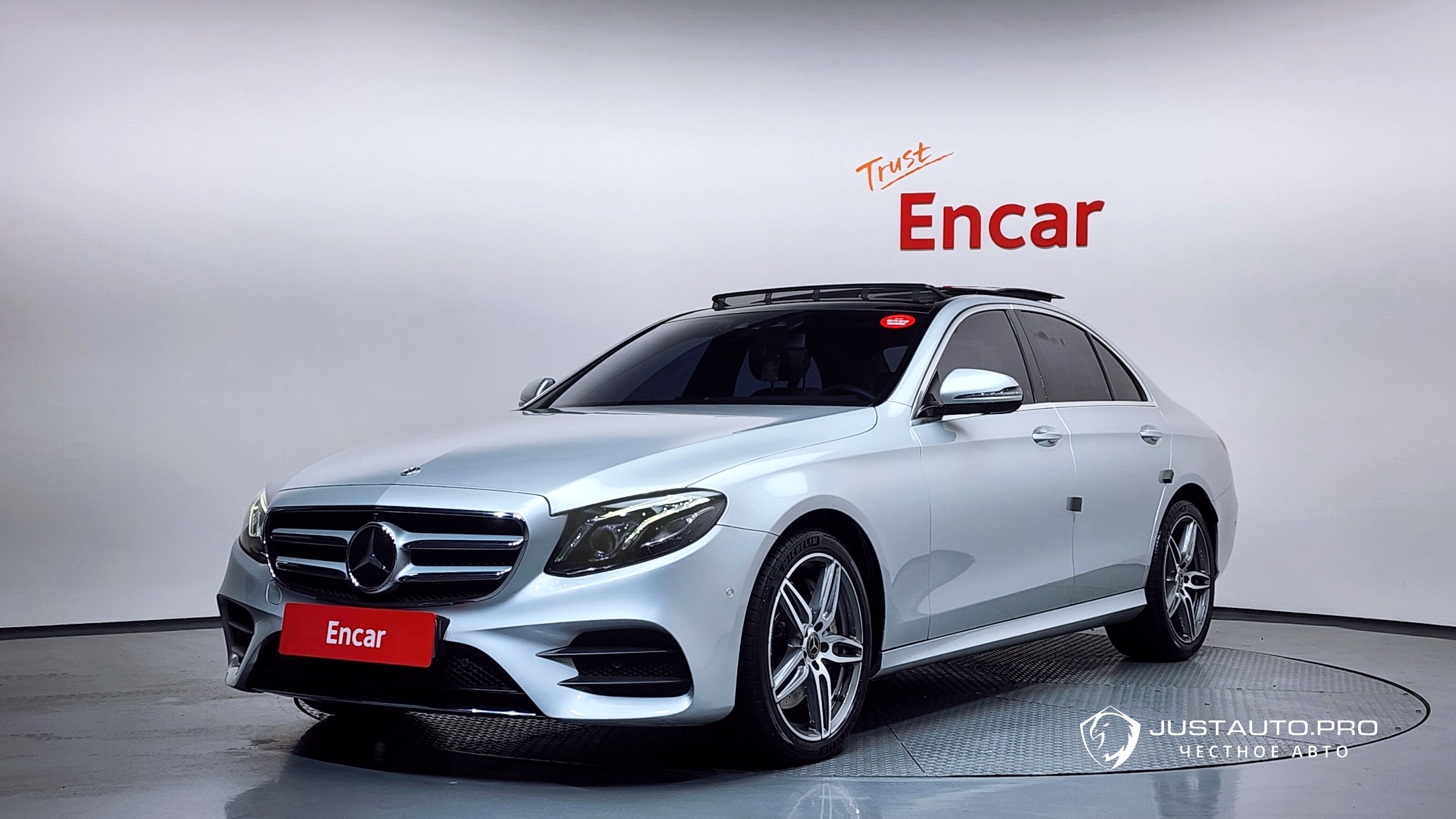 Автомобиль Mercedes-Benz E-Class