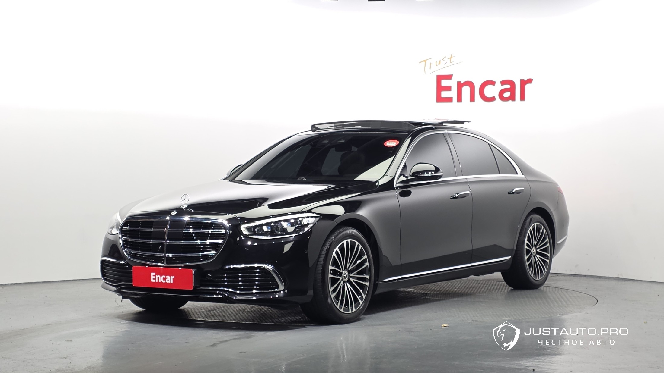 Автомобиль Mercedes-Benz S-Class