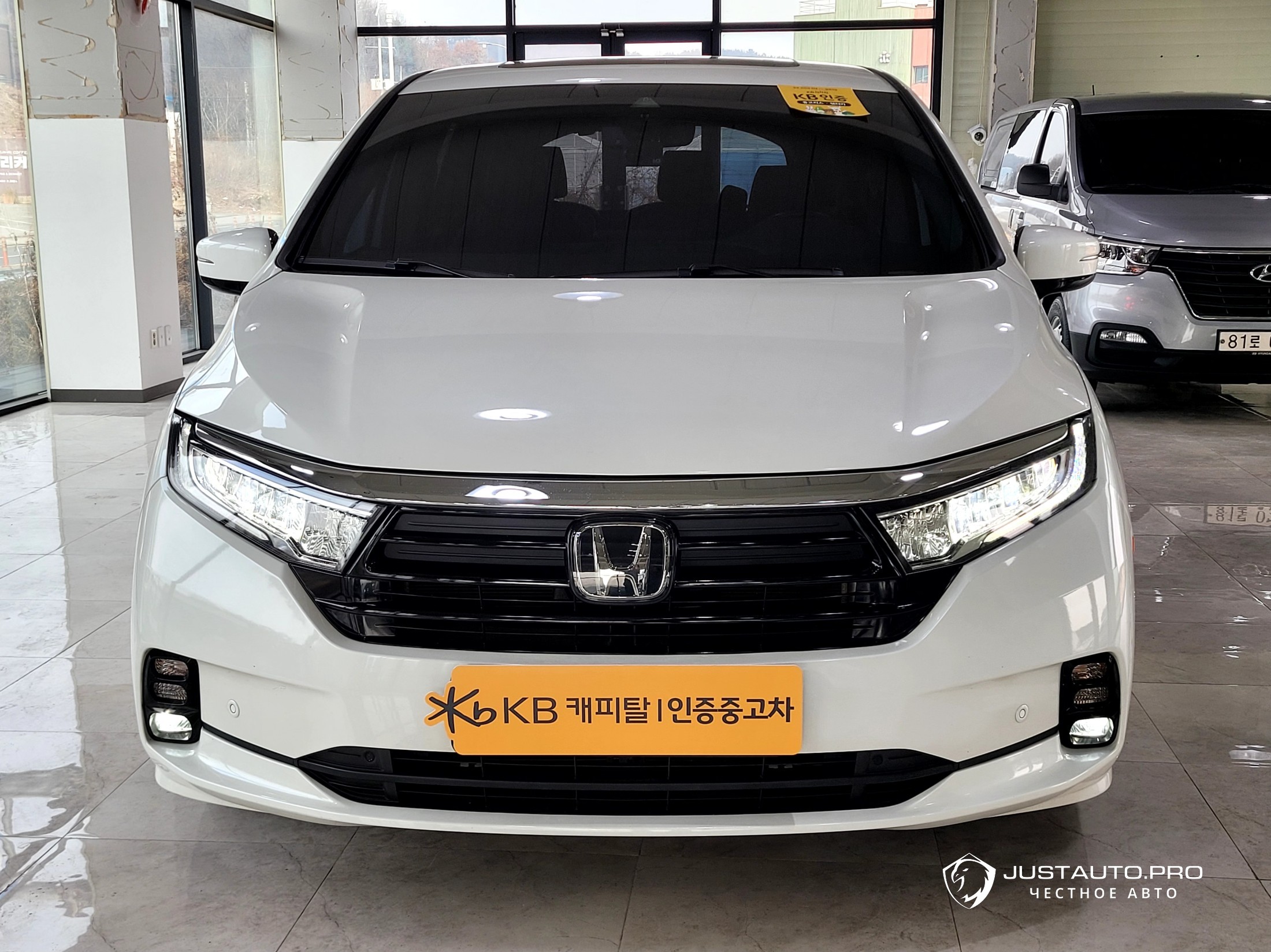 Автомобиль Honda Odyssey