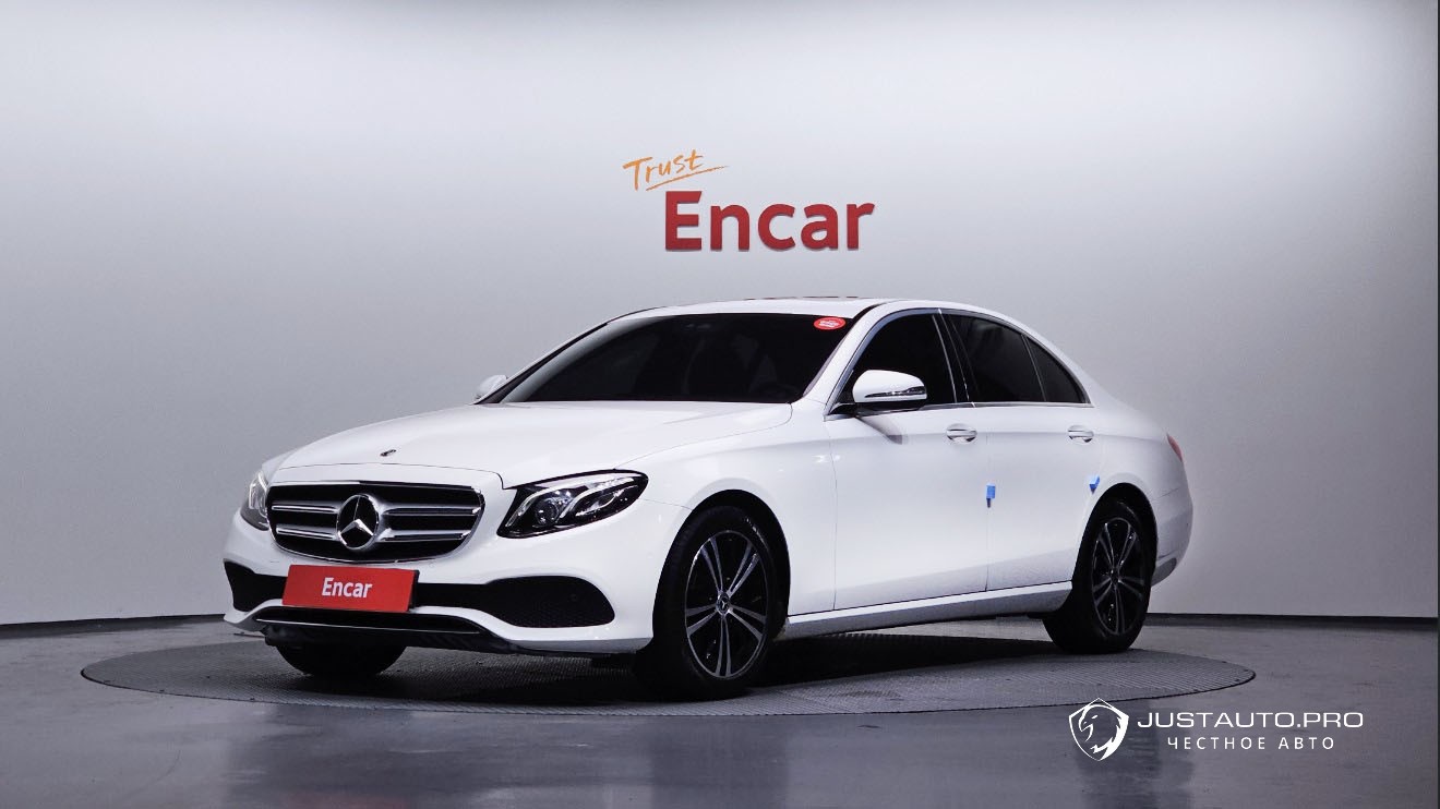 Автомобиль Mercedes-Benz E-Class
