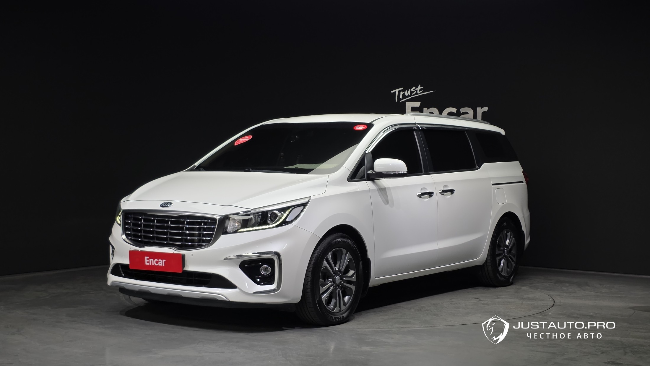 Автомобиль Kia Canival