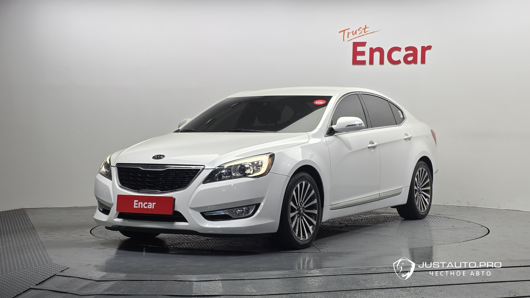 Автомобиль Kia K7