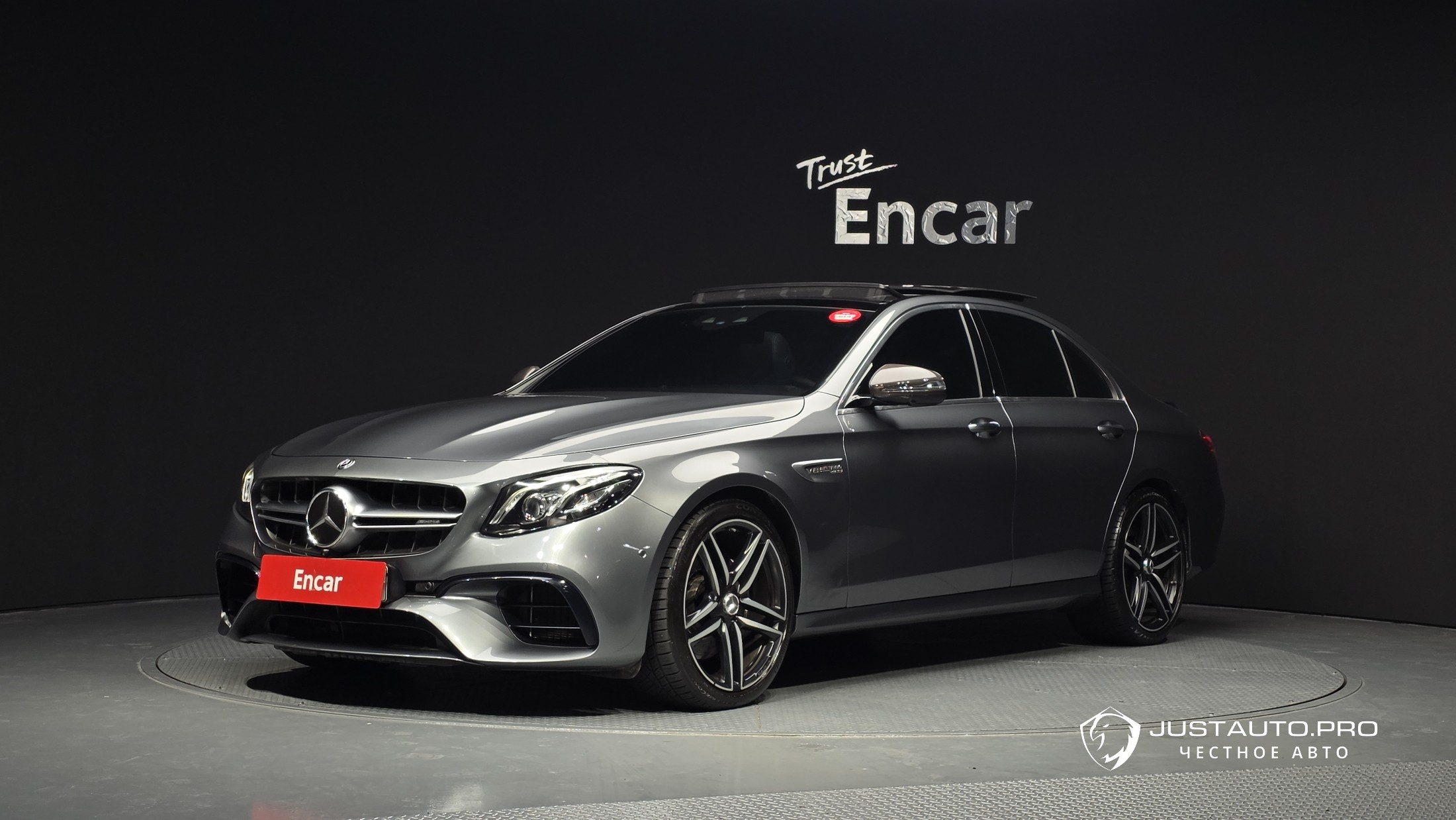 Автомобиль Mercedes-Benz E-Class