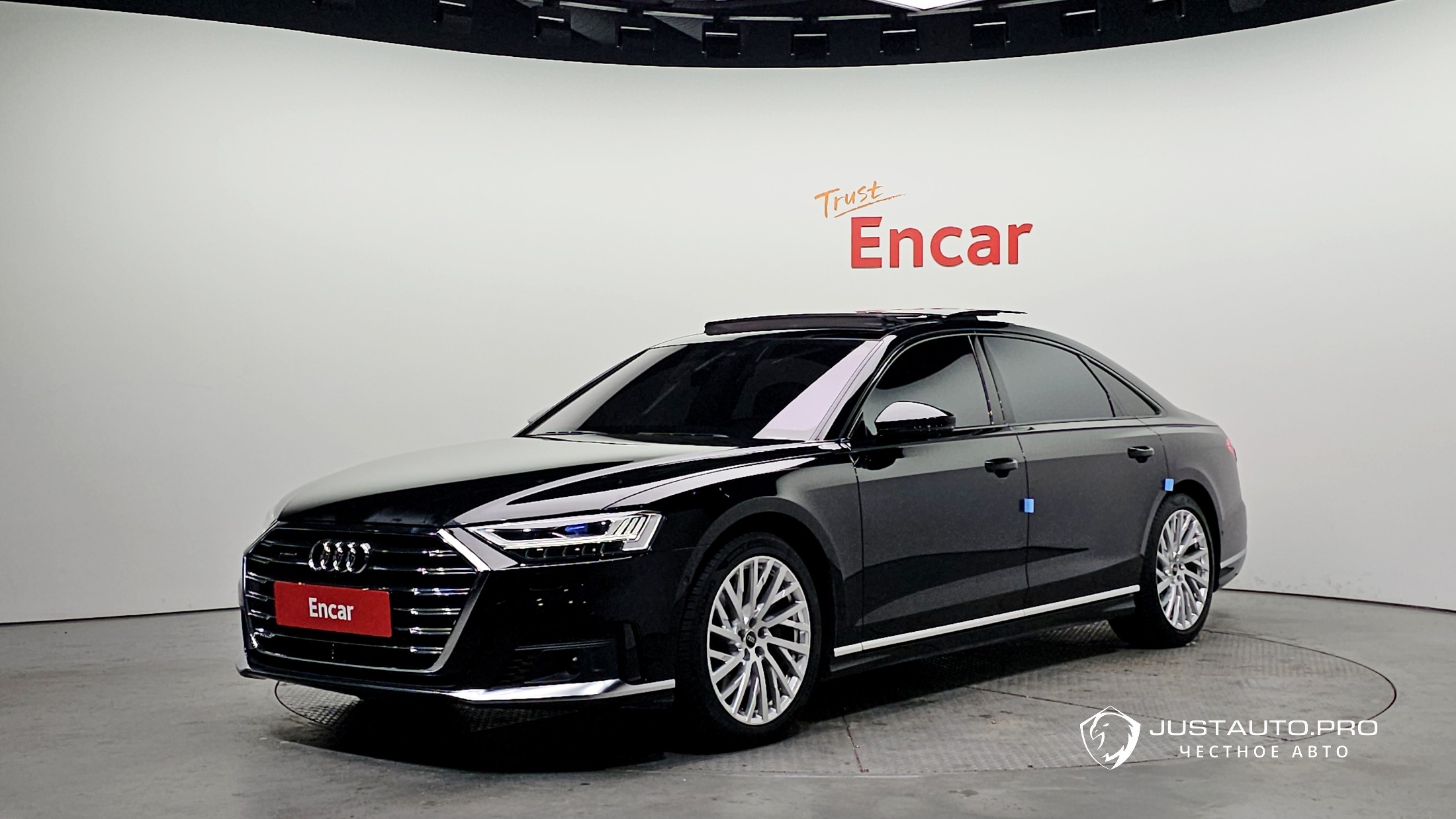 Автомобиль Audi A8