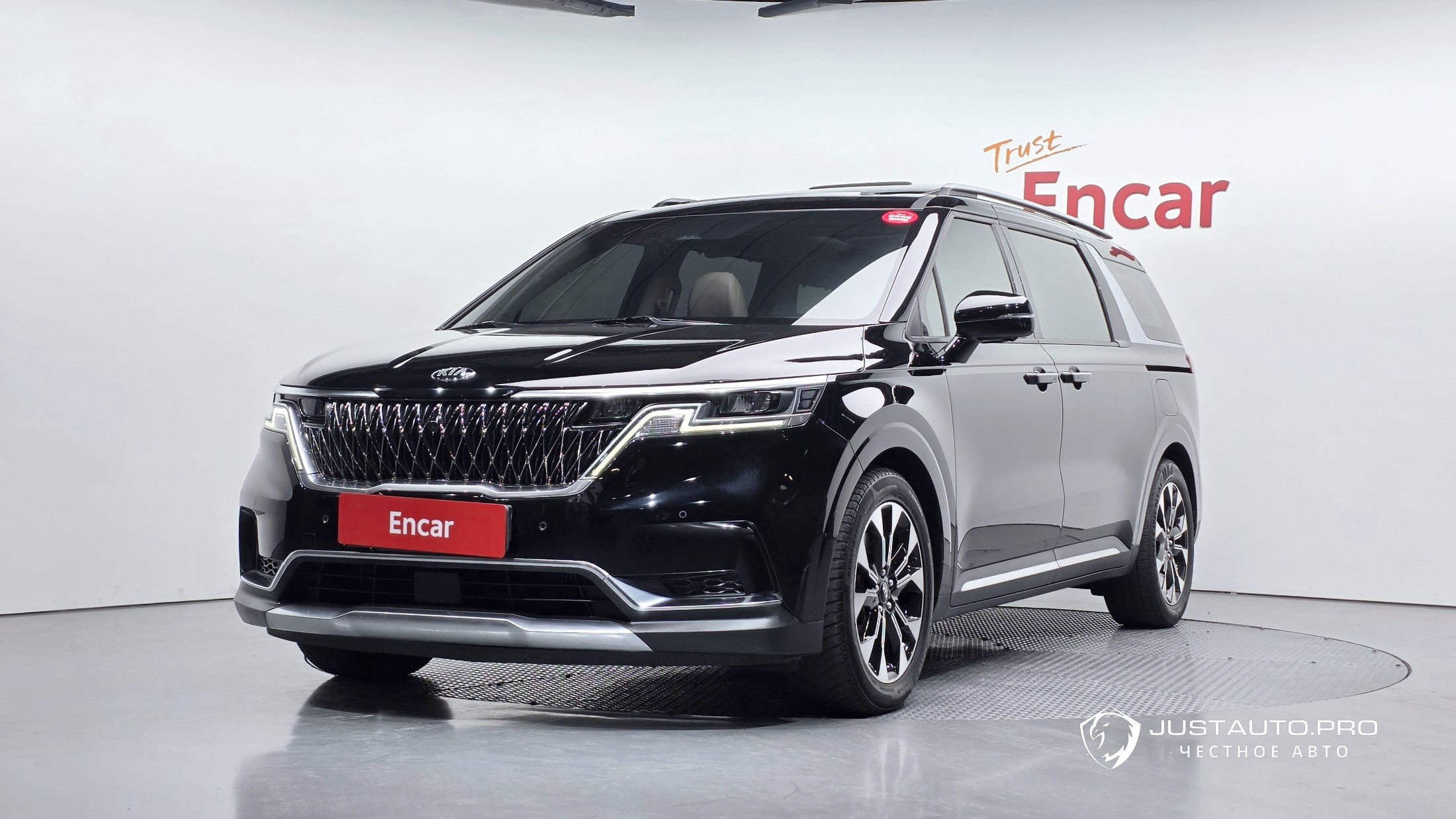 Автомобиль Kia Canival