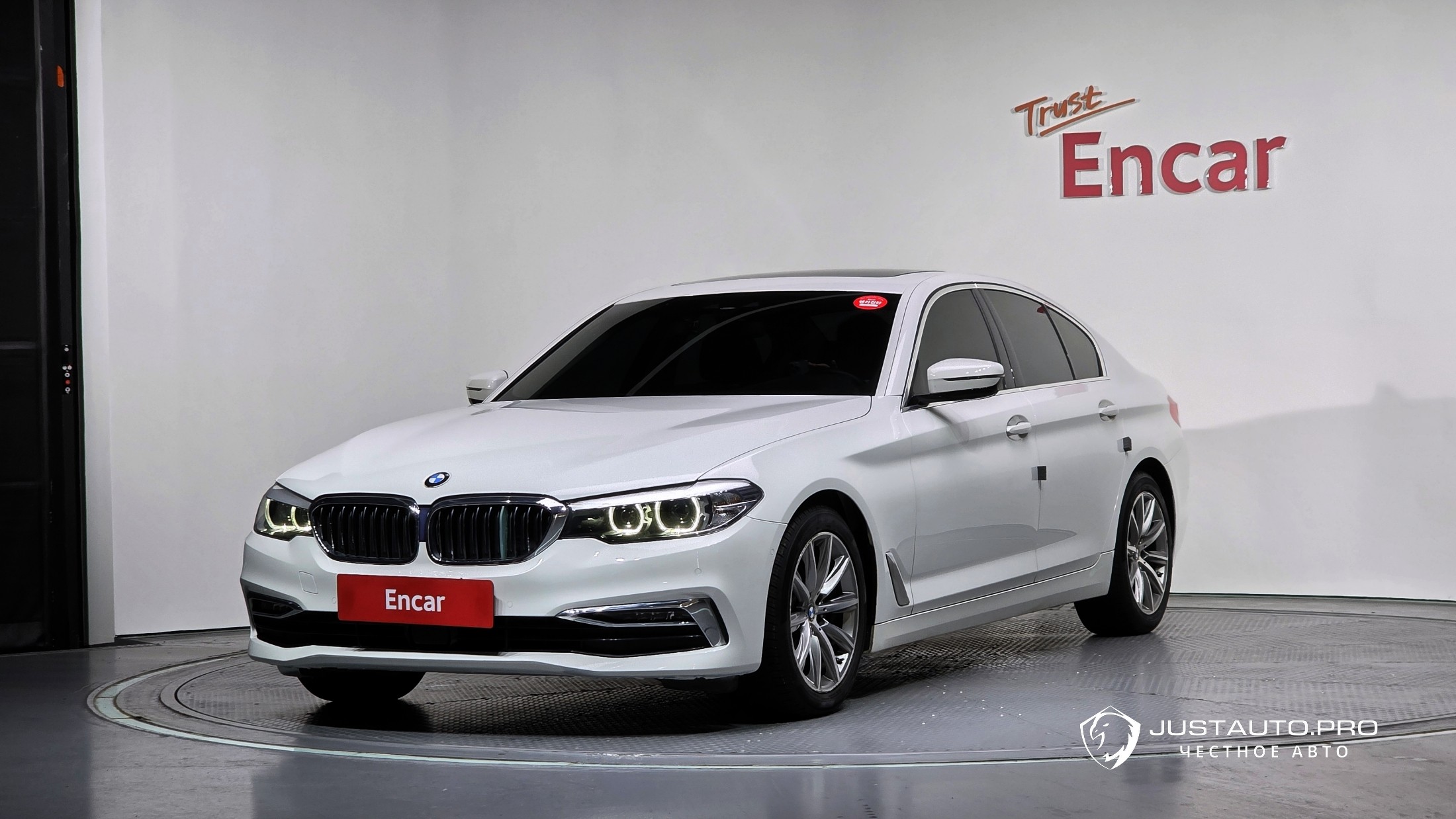 Автомобиль BMW 5-Series