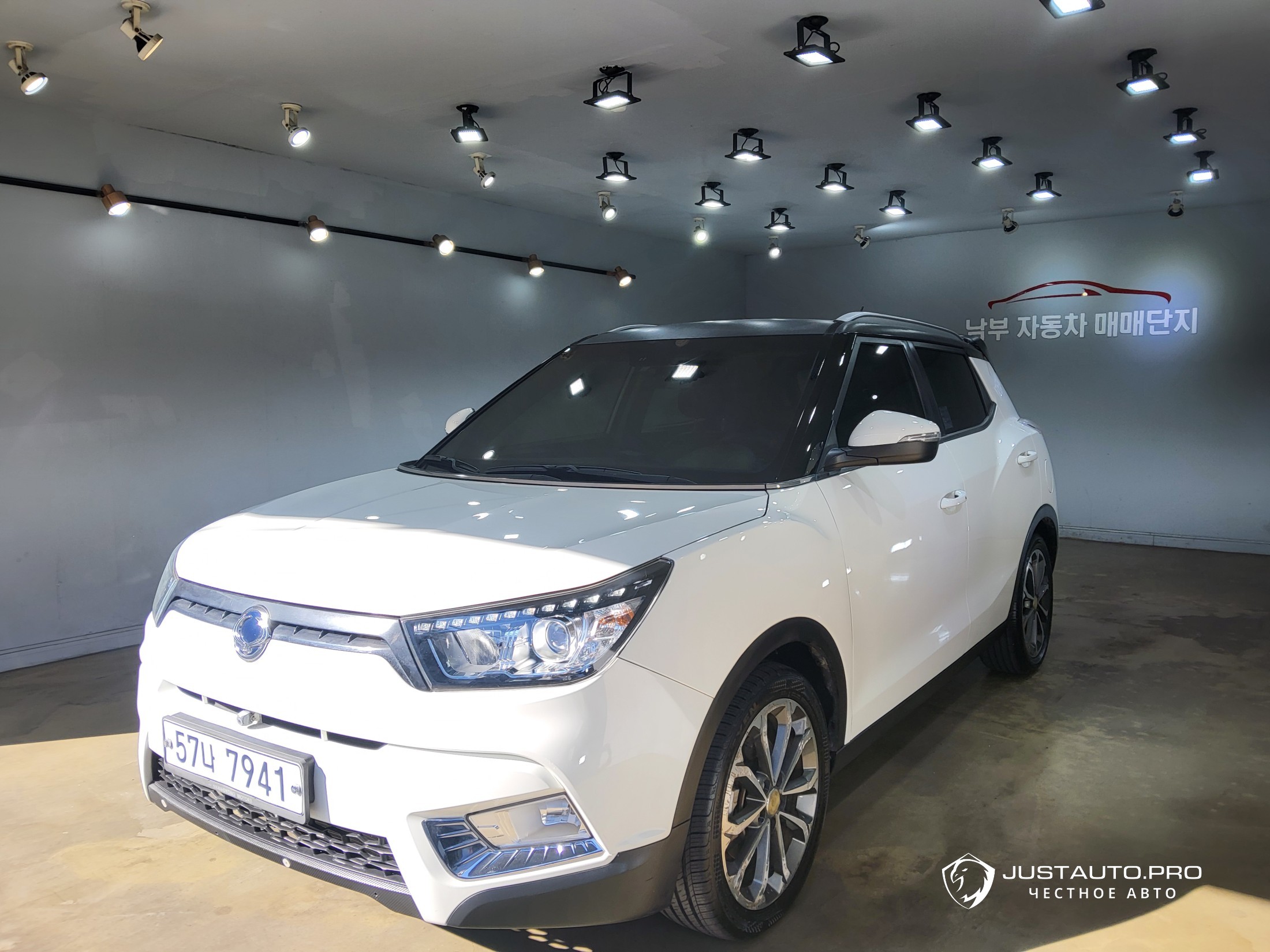 Автомобиль KG_Mobility_Ssangyong TIBOLI