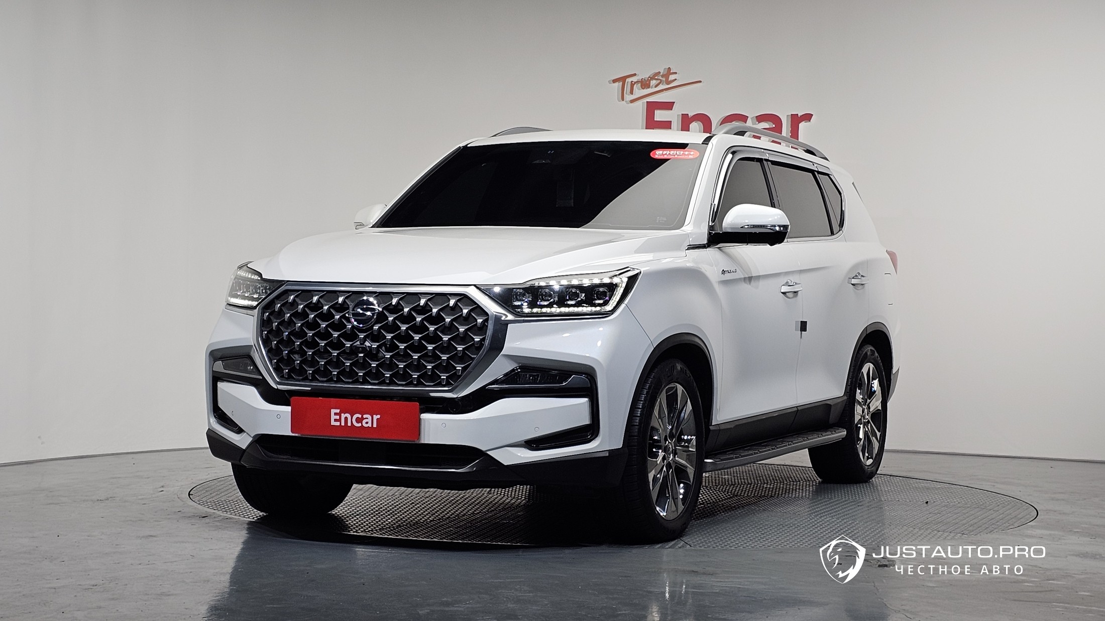 Автомобиль KG_Mobility_Ssangyong Rexton