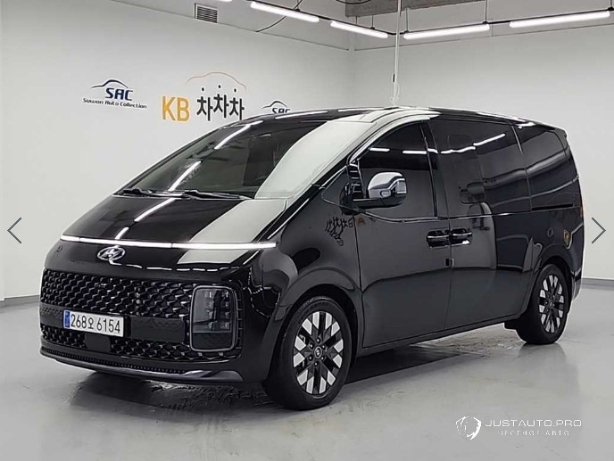 Автомобиль Hyundai Staria